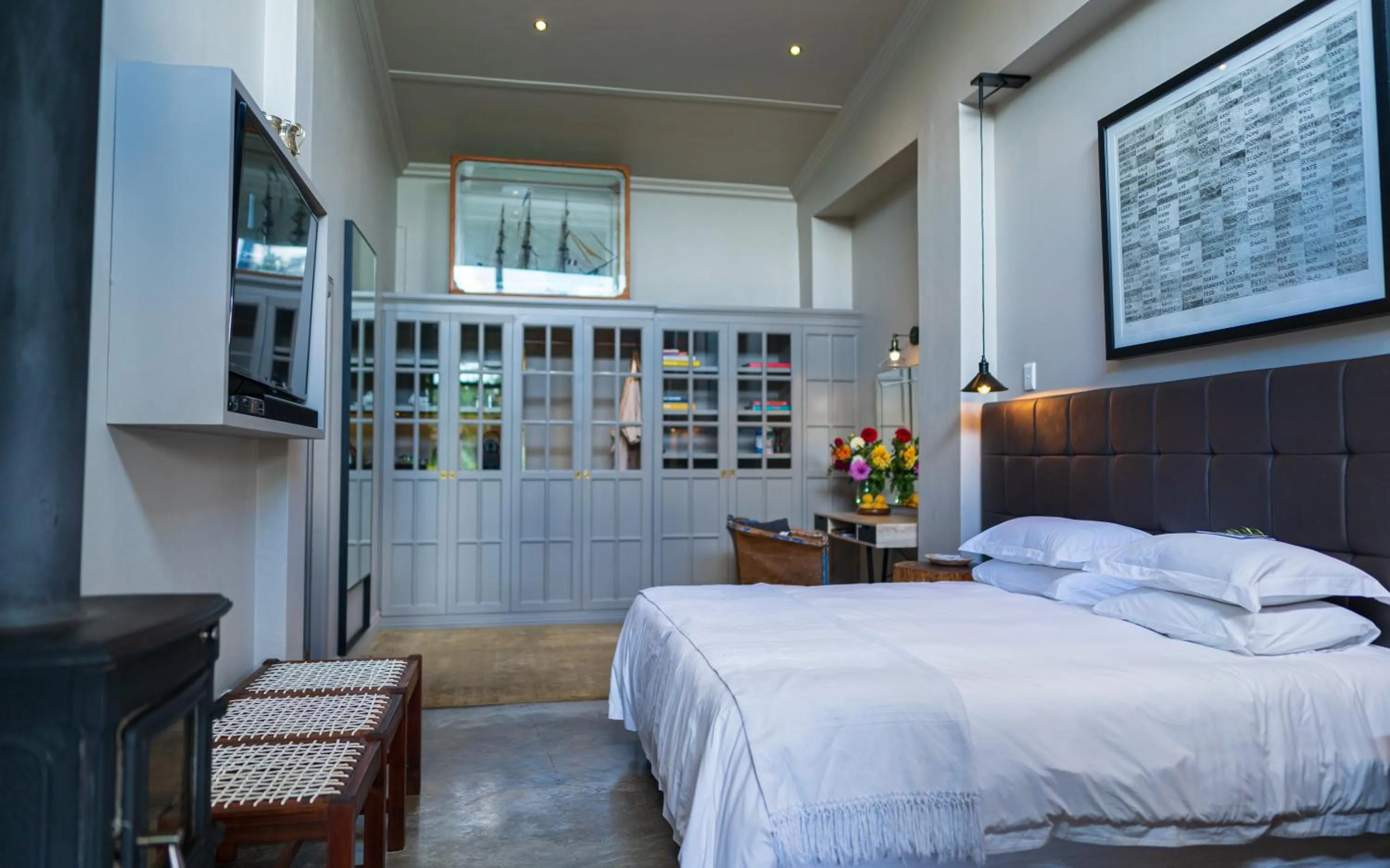 Photo of the whole room, Bed in Liedjiesbos Urban Olive Farm