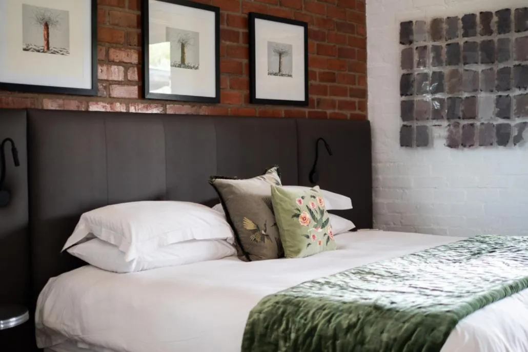 Bed in Liedjiesbos Urban Olive Farm