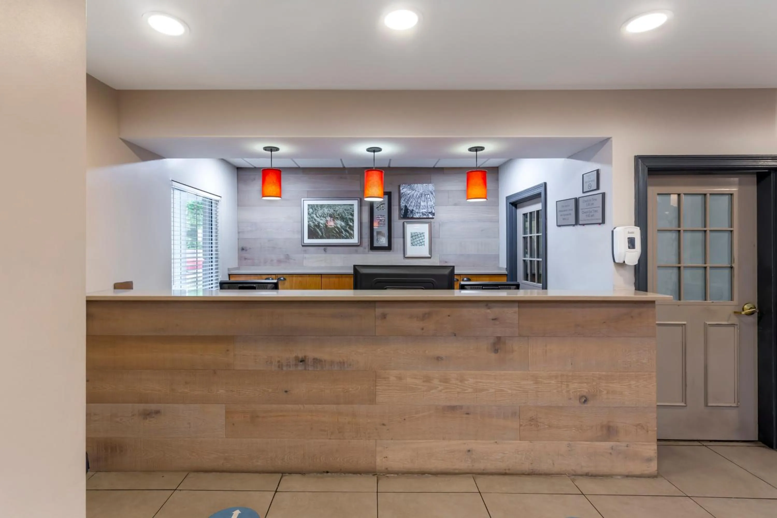 Lobby or reception in Country Inn & Suites by Radisson, Newport News South, VA