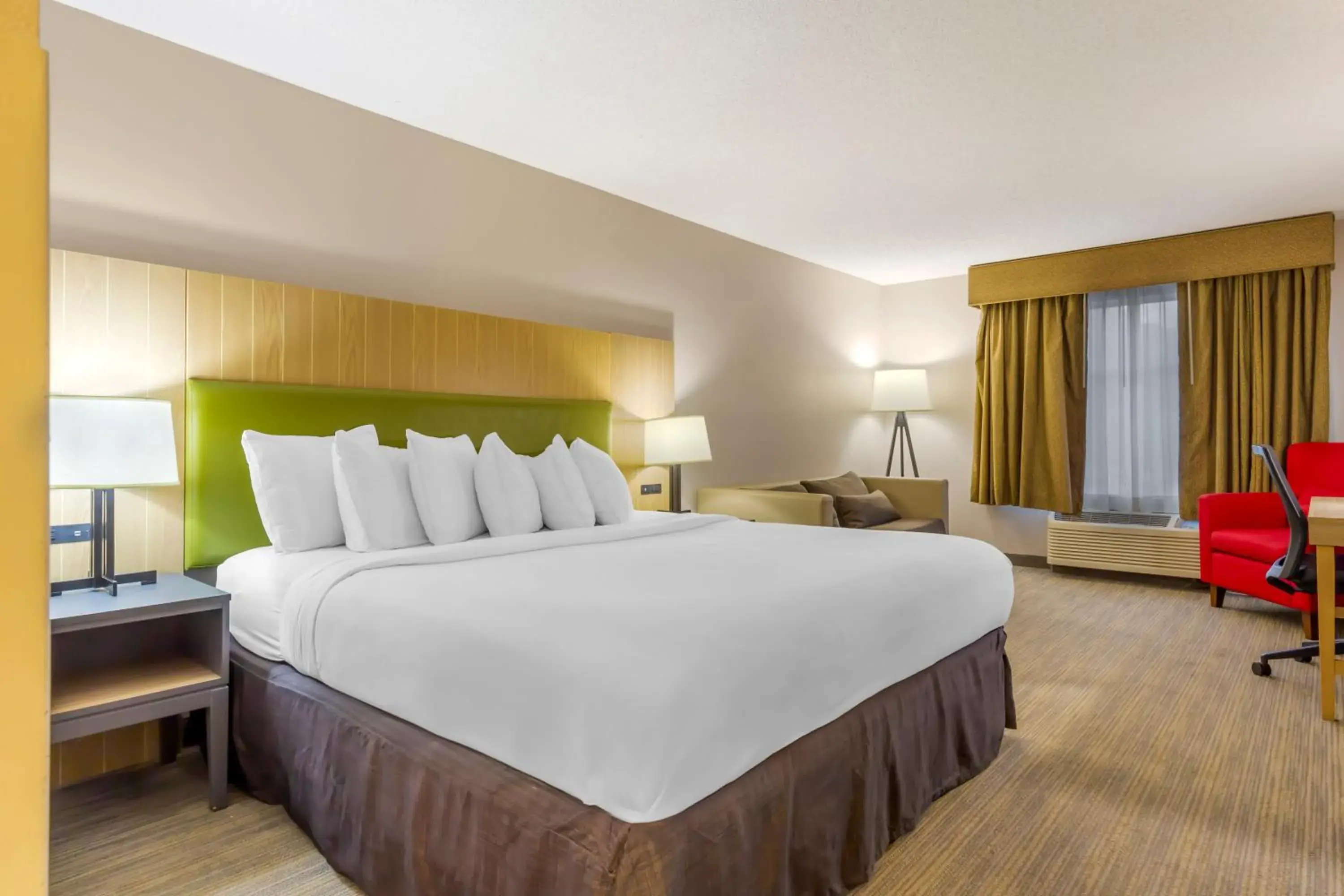 One-Bedroom King Suite with Roll in Shower - Disability Access in Country Inn & Suites by Radisson, Newport News South, VA One-Bedroom King Suite with Roll in Shower - Disability Access in Country Inn & Suites by Radisson, Newport News South, VA