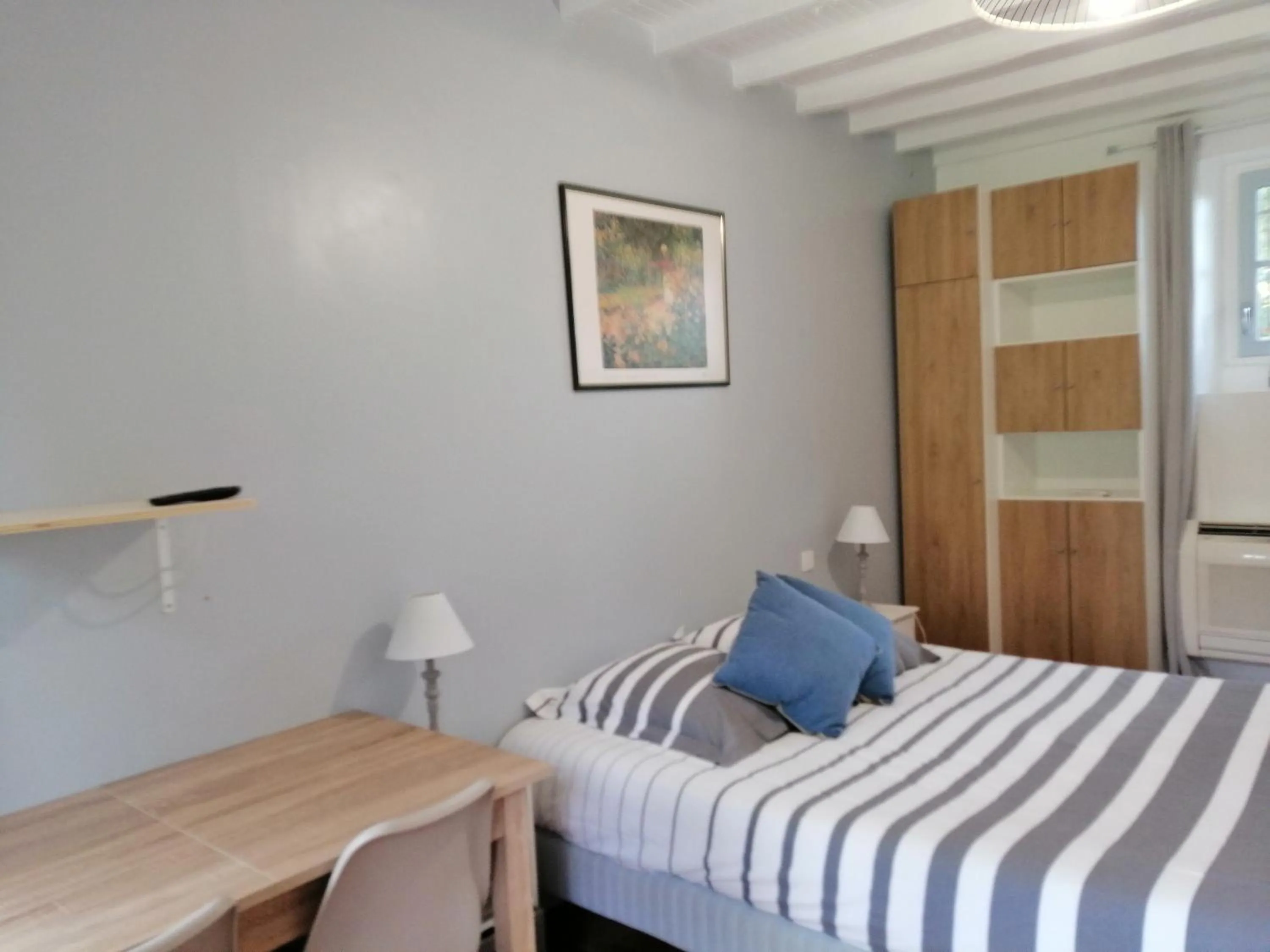 Bedroom, Bed in La Petite Charnasserie