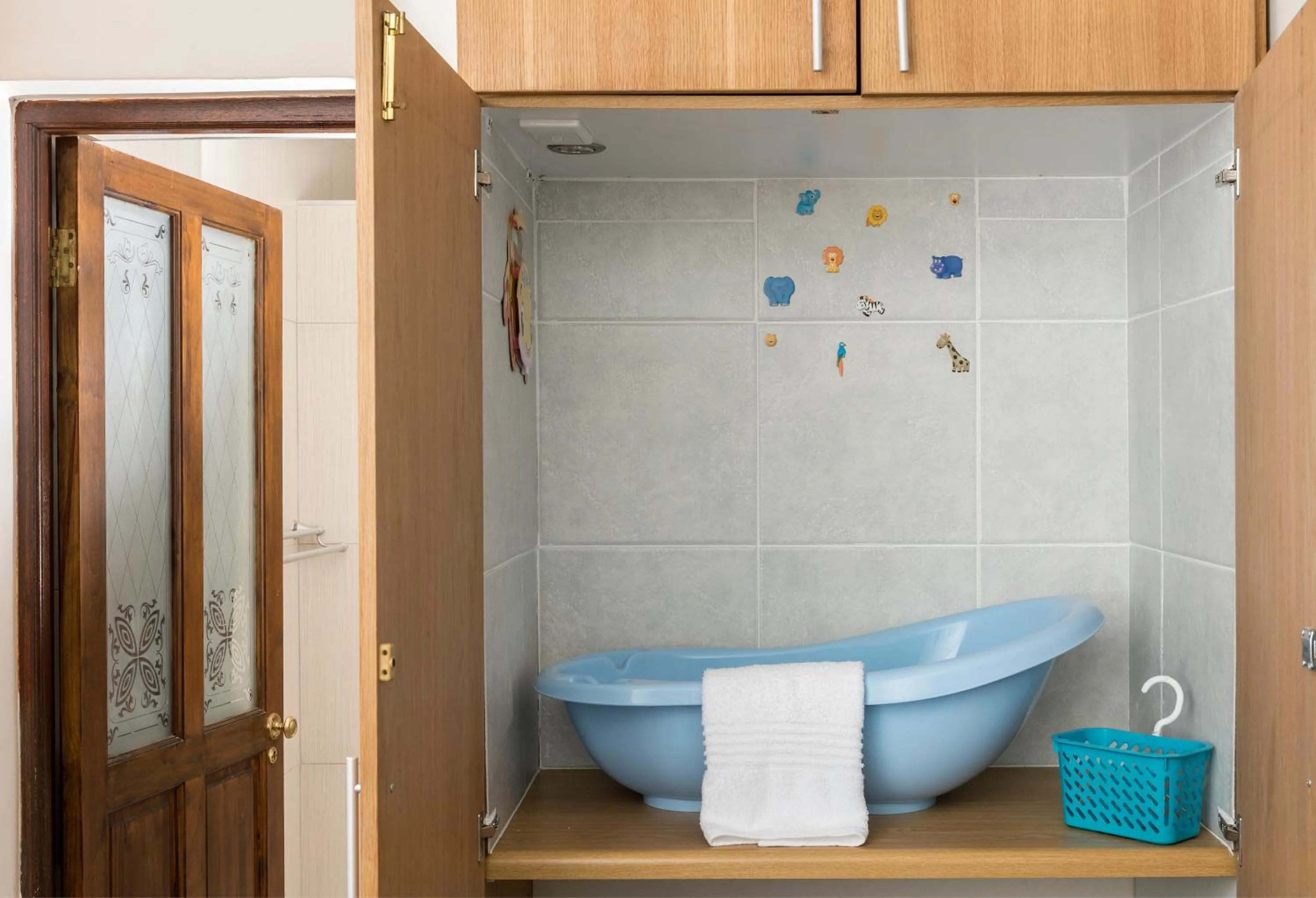 Decorative detail in Dungbeetle River Lodge