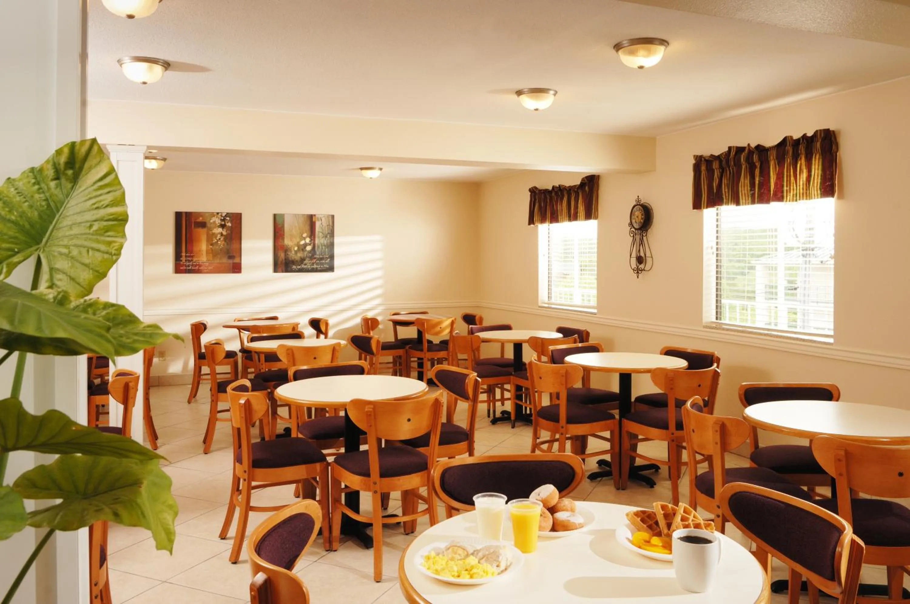 Restaurant/places to eat in Whispering Hills Inn