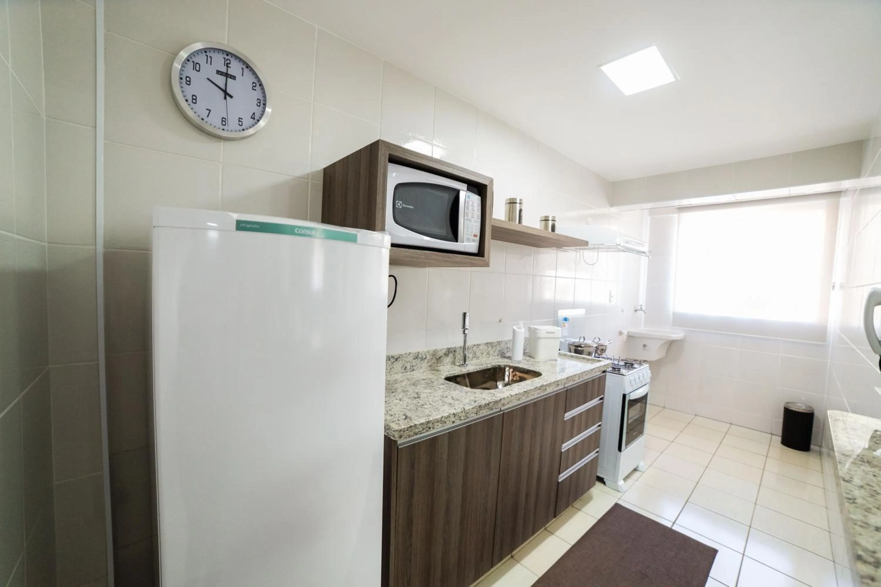 Communal kitchen in Serra Madre Hotel
