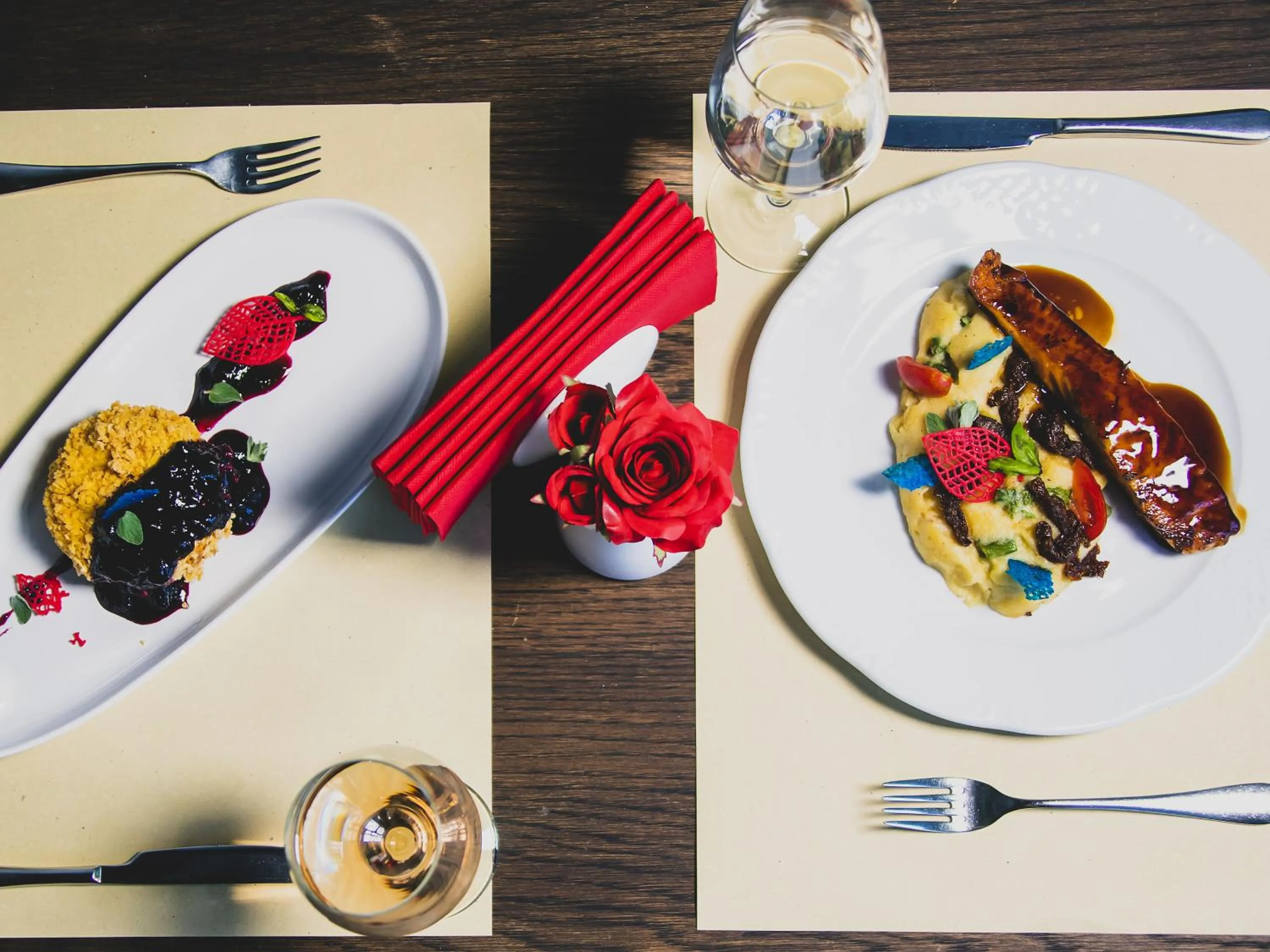 Restaurant/places to eat in Euphoria Club Hotel