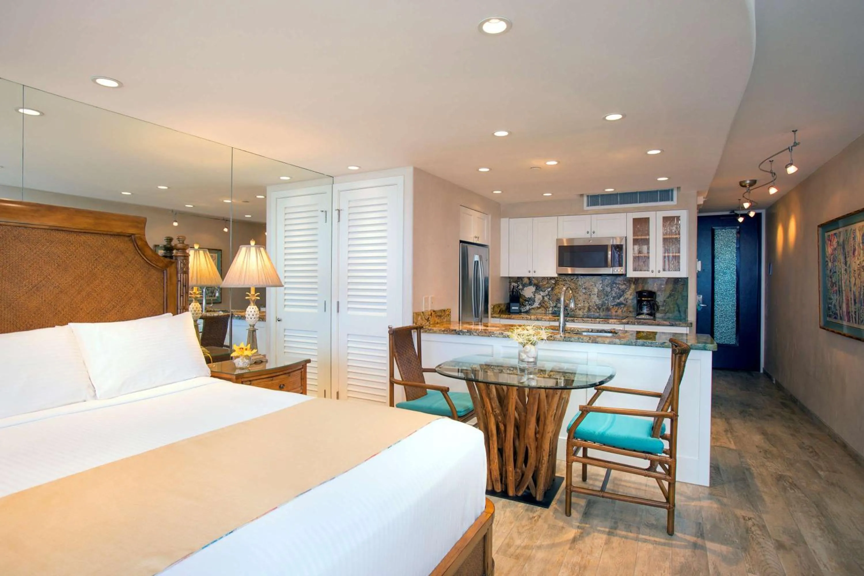 Bed in Aston Mahana at Kaanapali