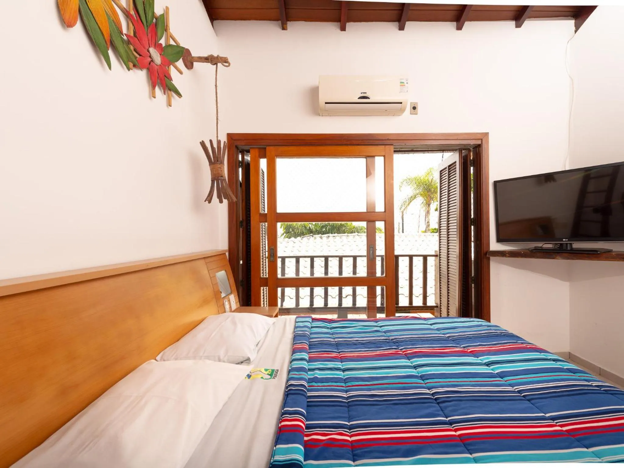 Photo of the whole room, Bed in Pousada Pé Na Areia