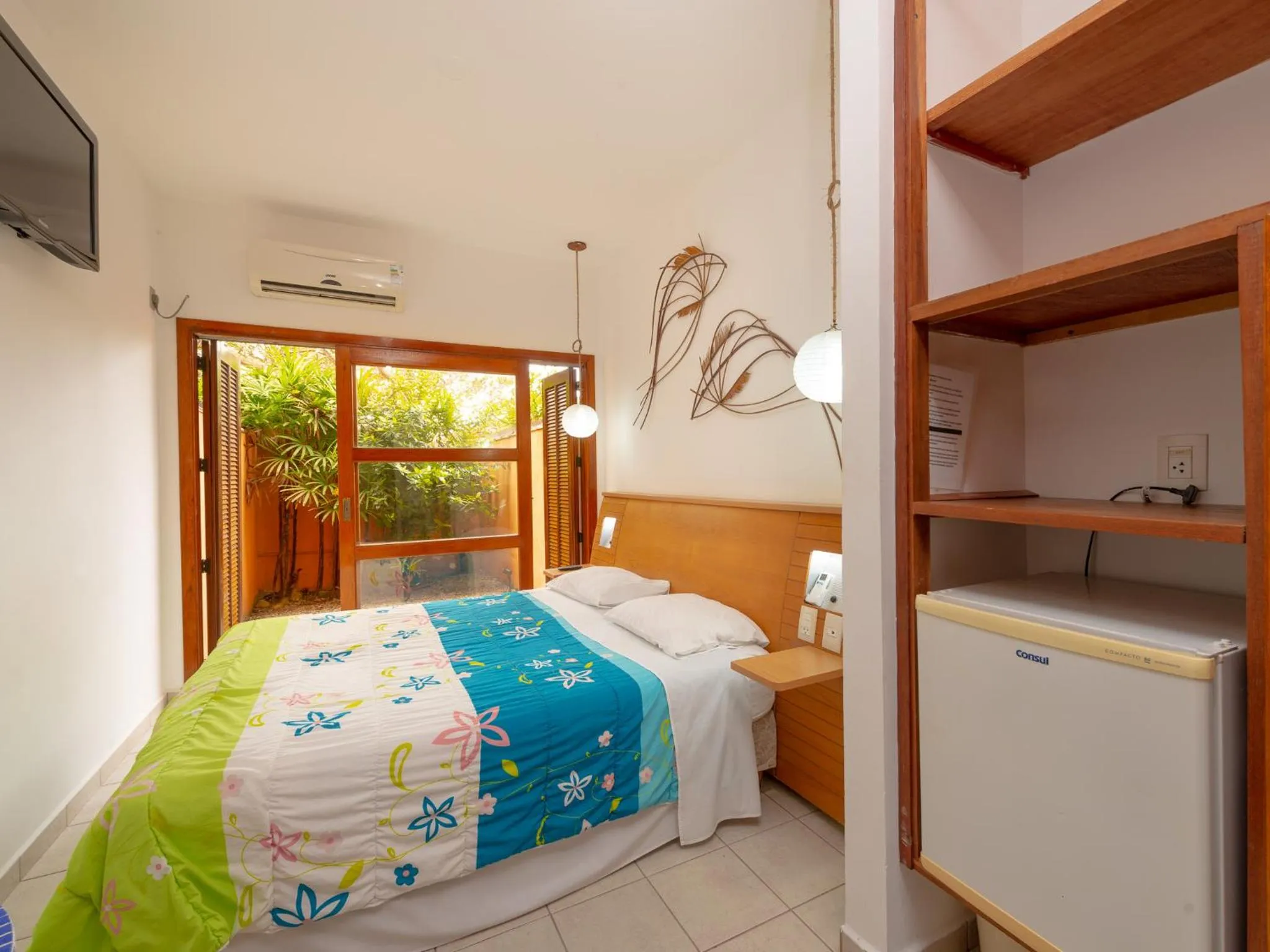 Photo of the whole room, Bed in Pousada Pé Na Areia