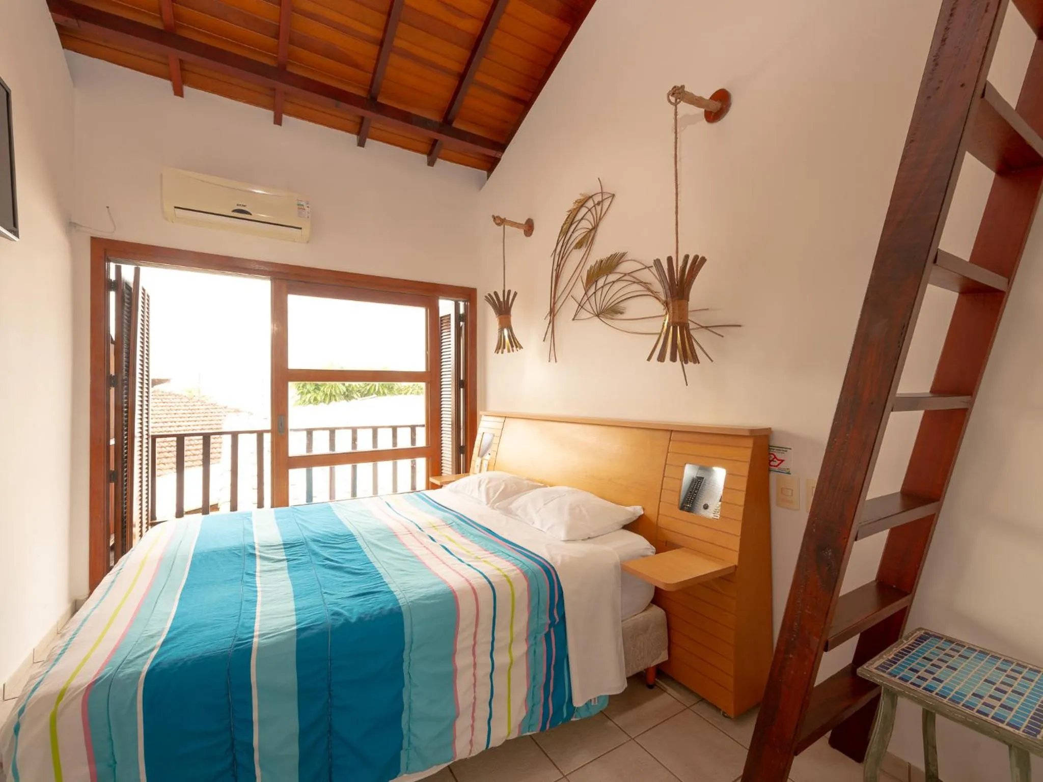 Photo of the whole room, Bed in Pousada Pé Na Areia