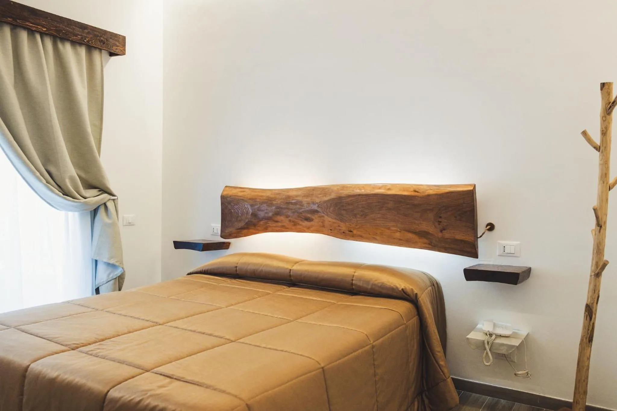 Photo of the whole room, Bed in Masseria Santa Teresa