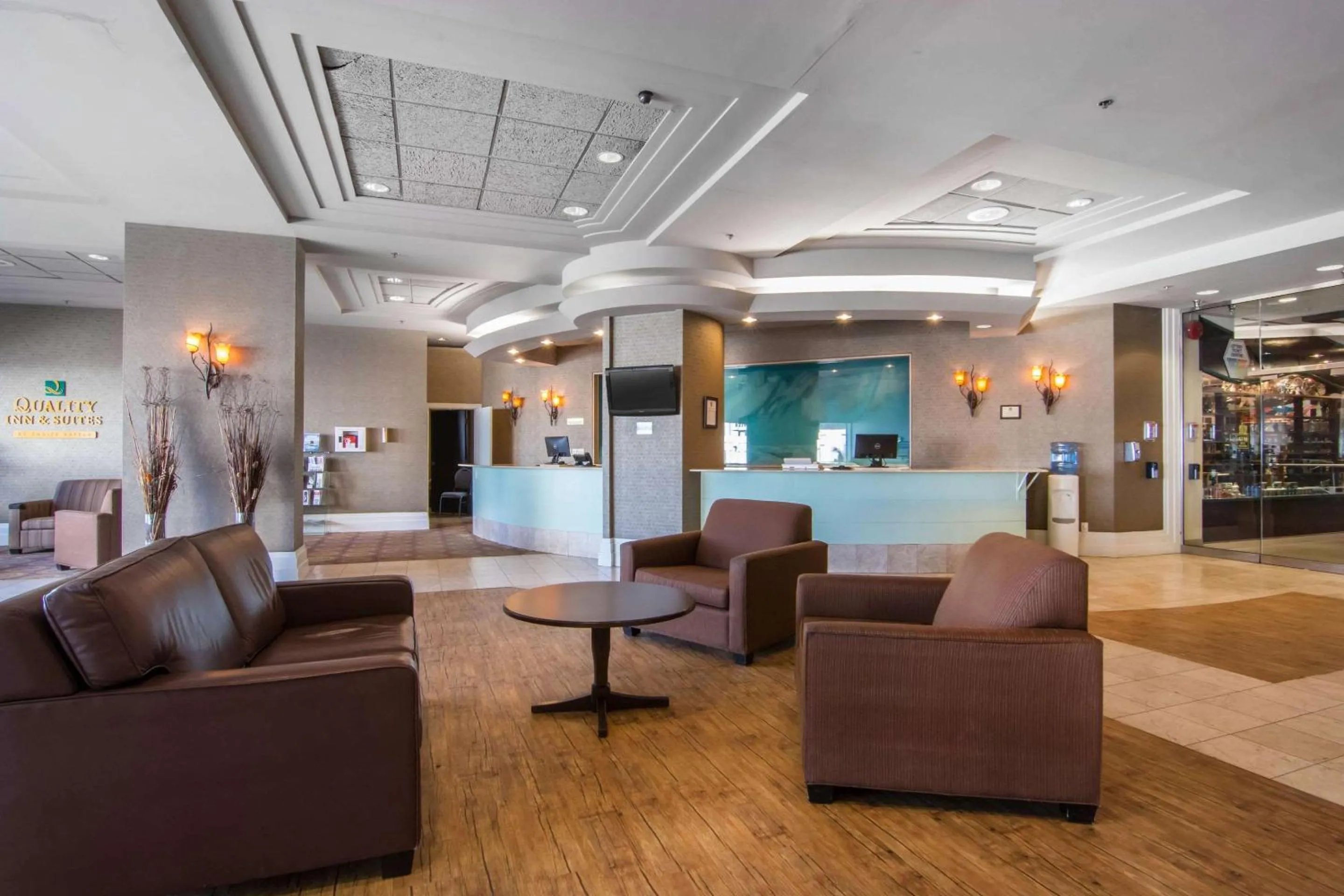 Lobby or reception in Quality Inn & Suites Yellowknife