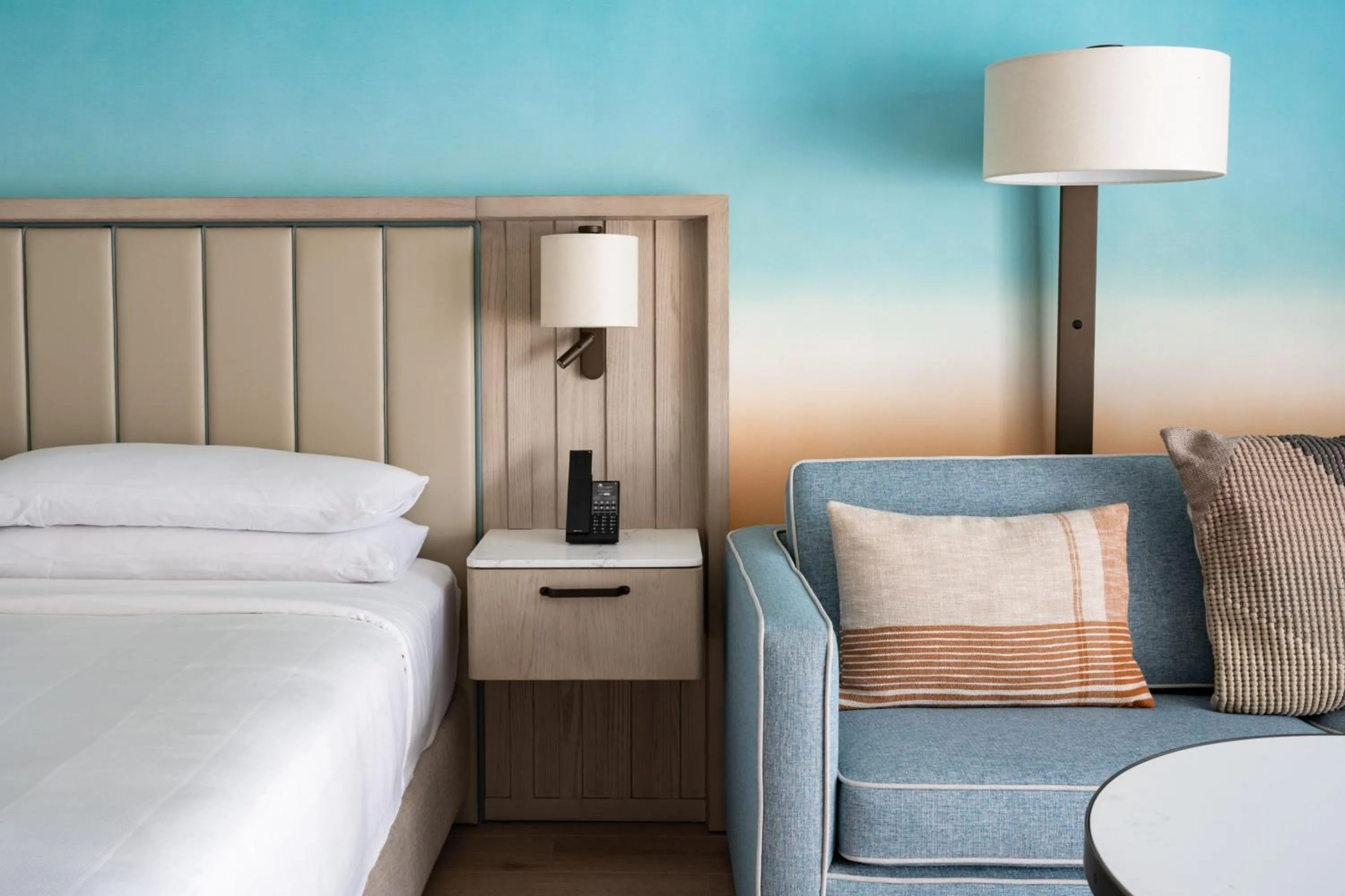 Photo of the whole room, Bed in Grand Cayman Marriott Resort