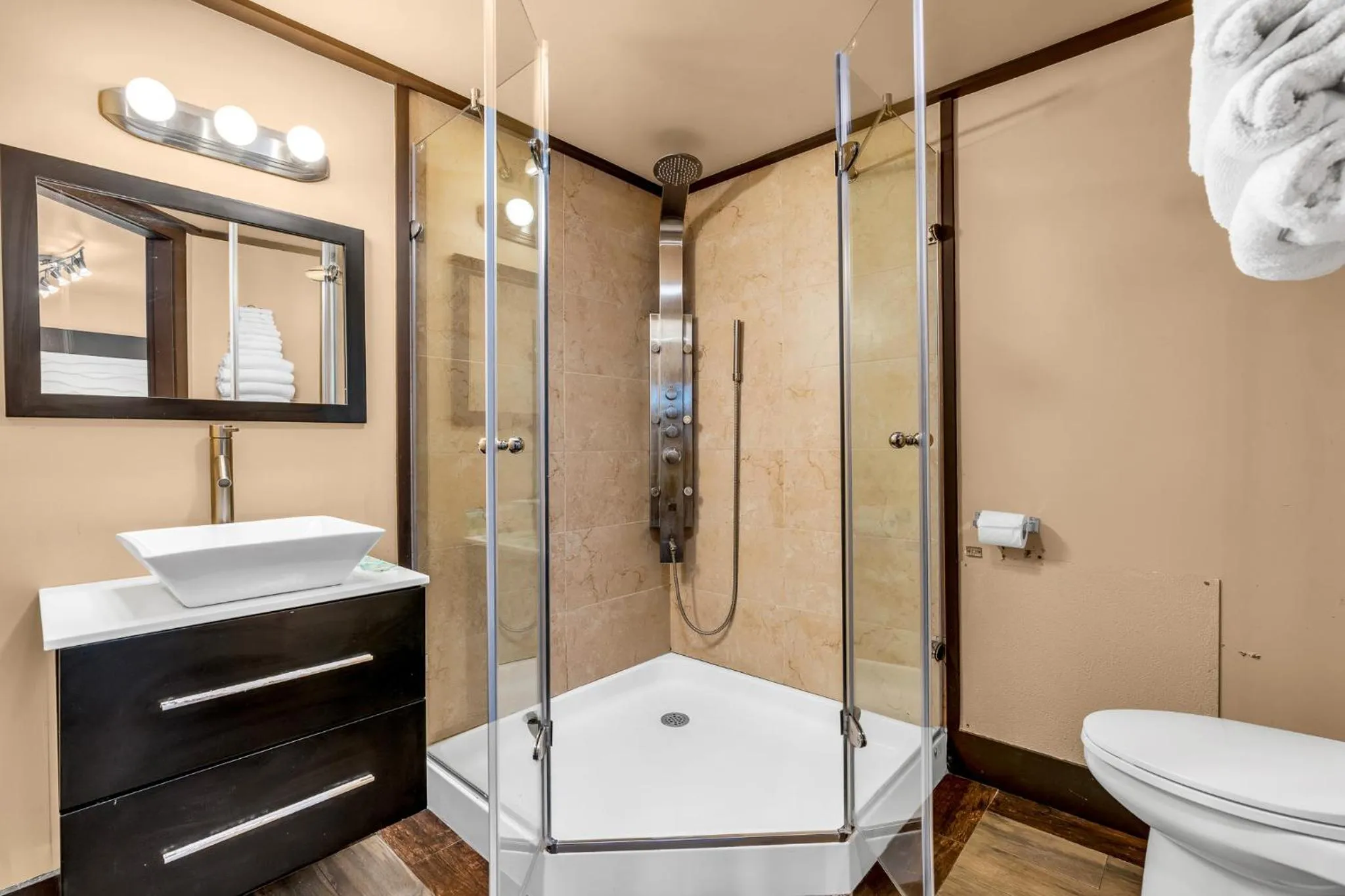 Shower in Aztec Ocean Resort