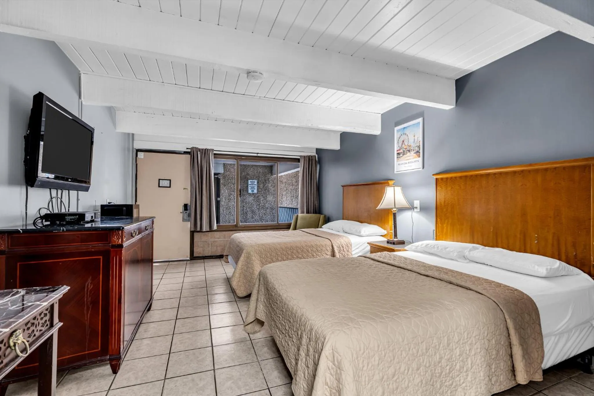 Bedroom, Bed in Aztec Ocean Resort