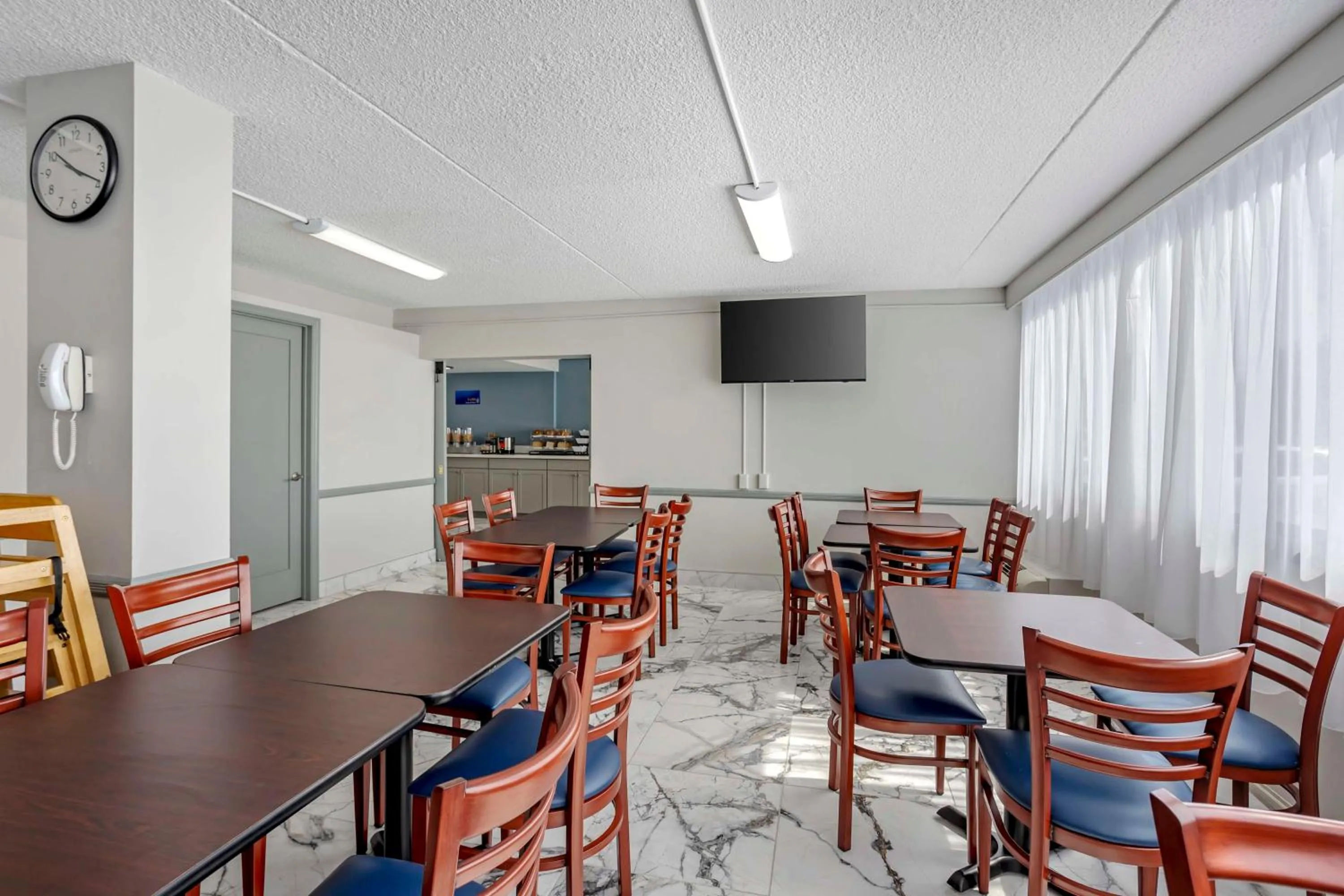 Breakfast in Best Western Rutgers University Hotel