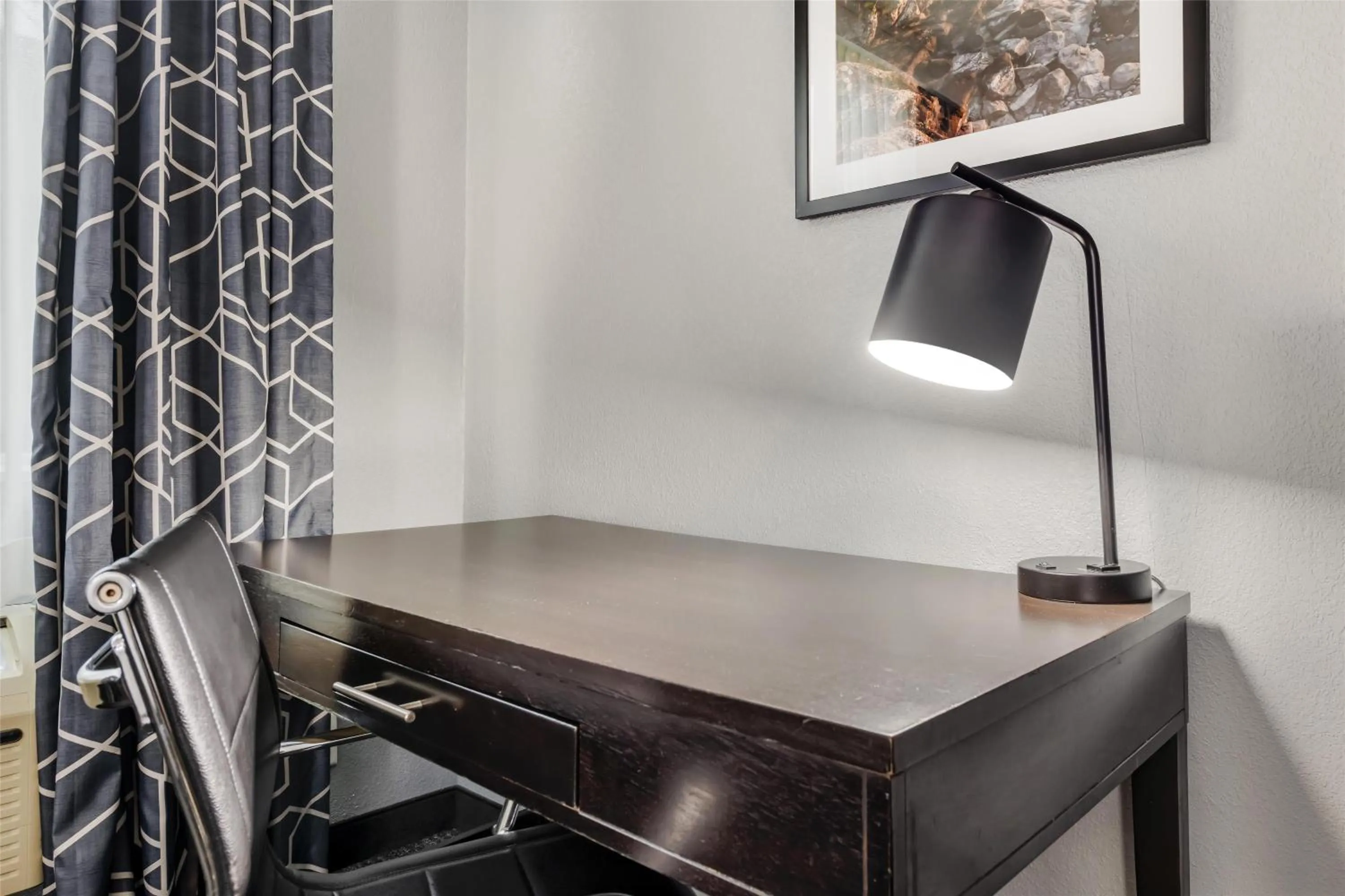 Bedroom in Best Western Rochester Hotel Mayo Clinic Area/ St. Mary's