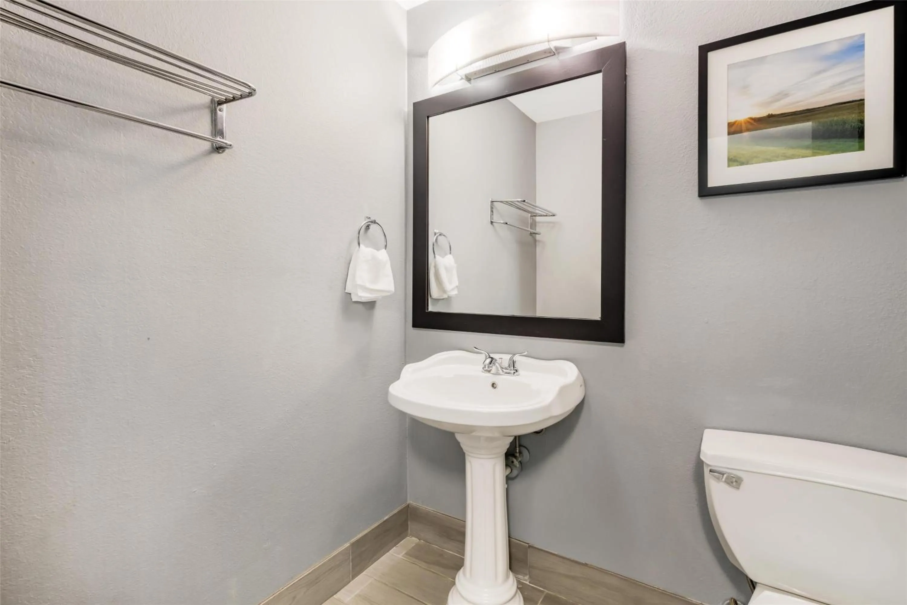 Bathroom in Best Western Rochester Hotel Mayo Clinic Area/ St. Mary's