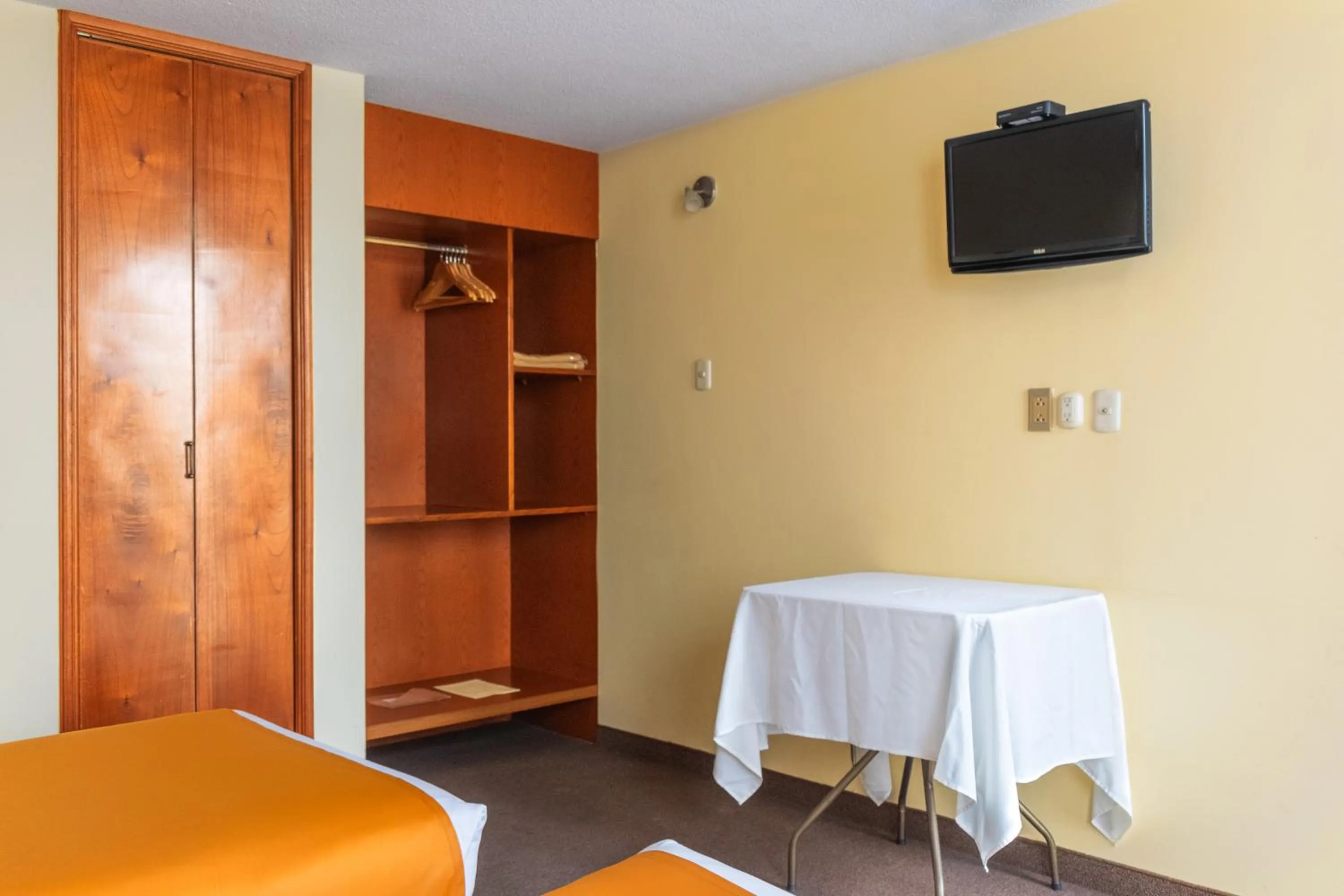 TV and multimedia in Hotel Maison Du Solei