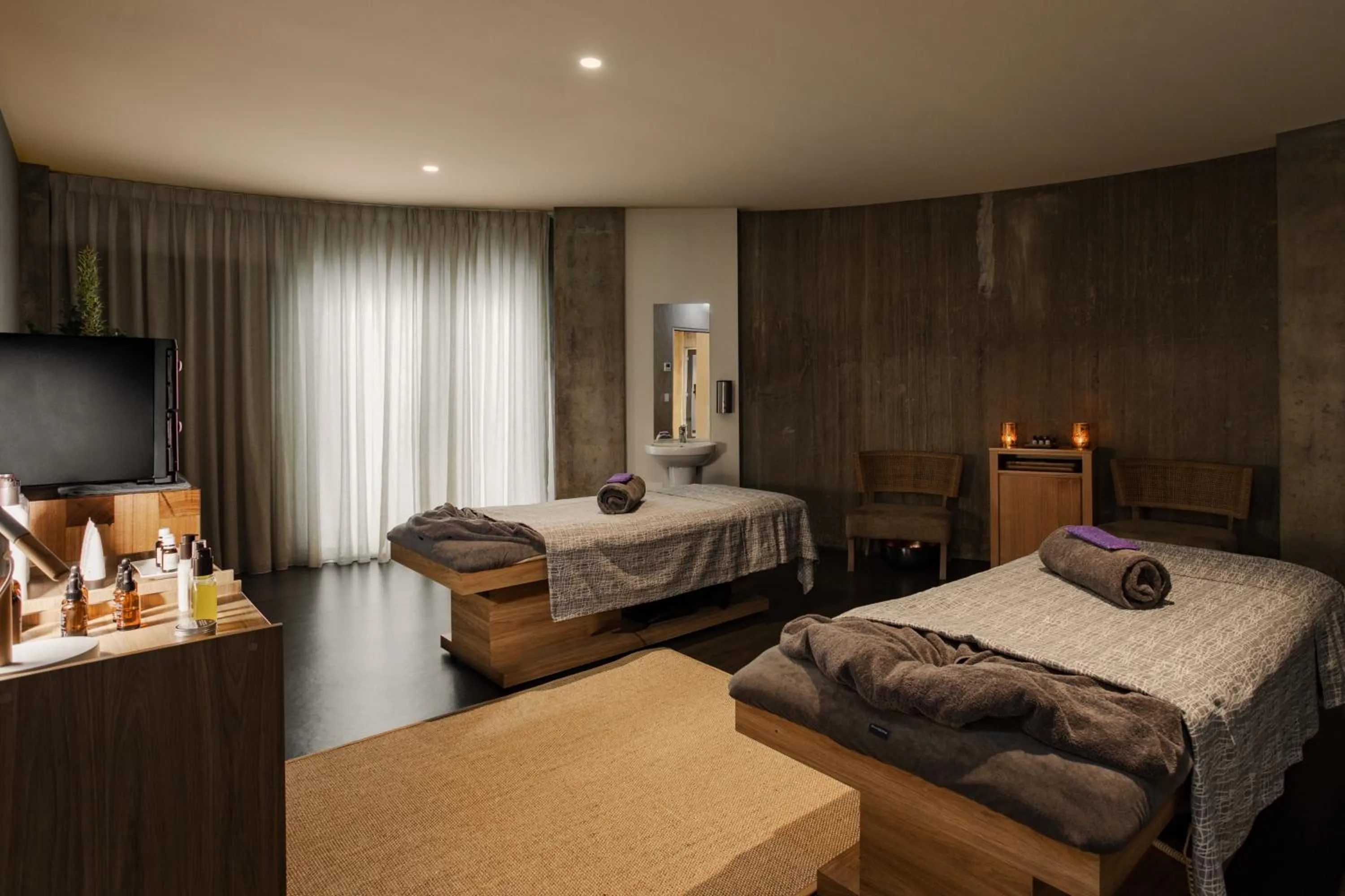 Spa and wellness centre/facilities, Bed in Peppers Silo Launceston