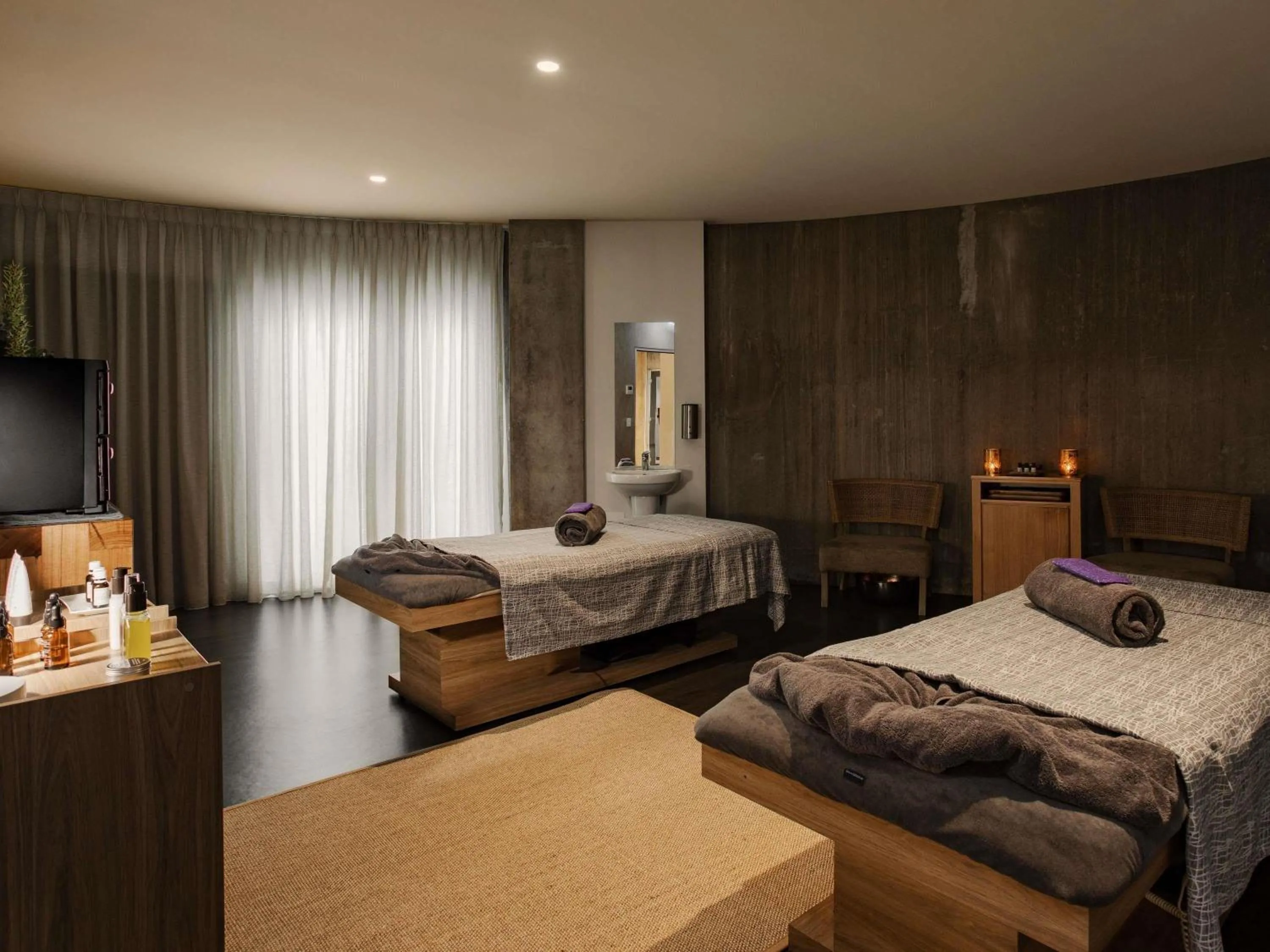 Spa and wellness centre/facilities, Bed in Peppers Silo Launceston