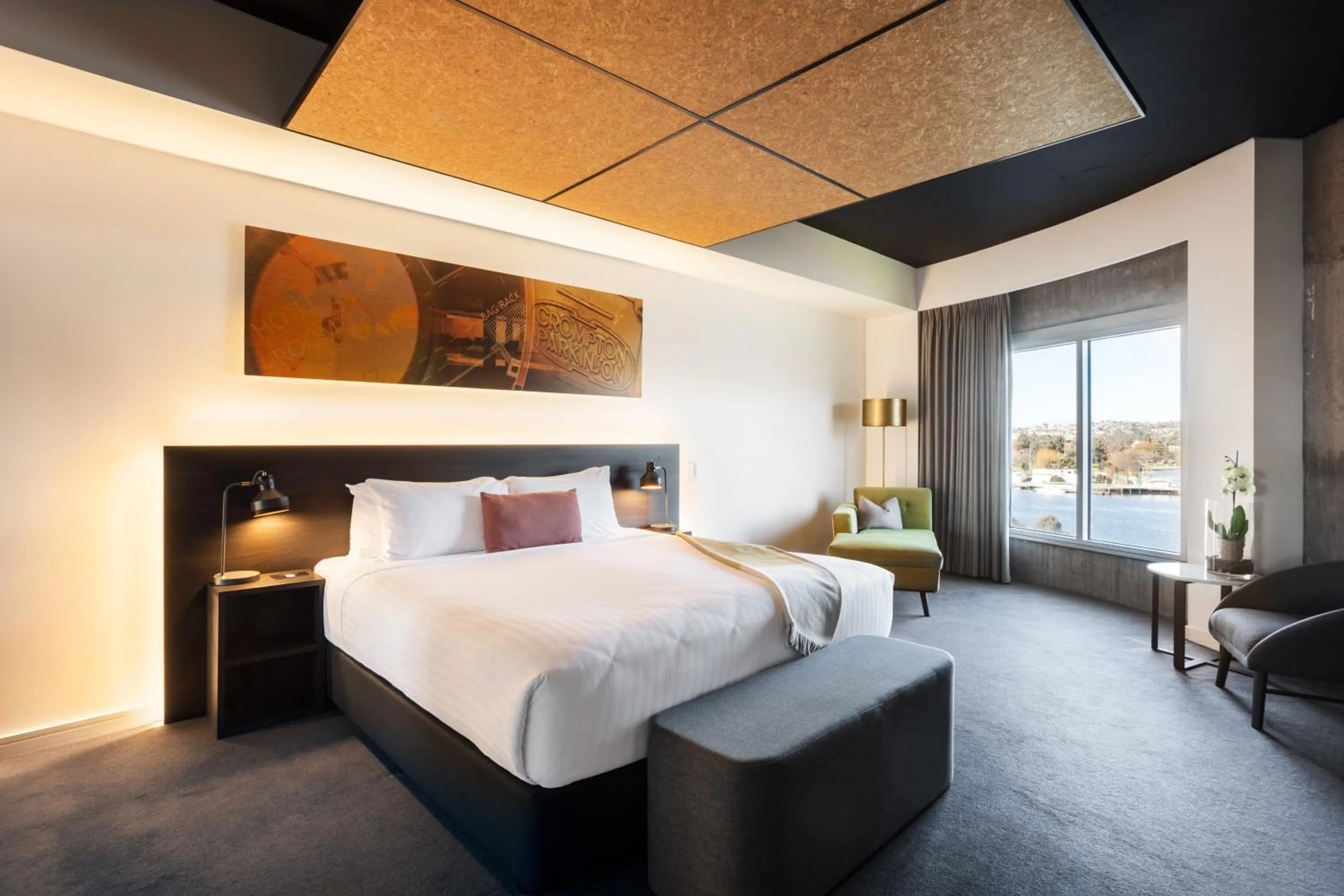 Photo of the whole room, Bed in Peppers Silo Launceston