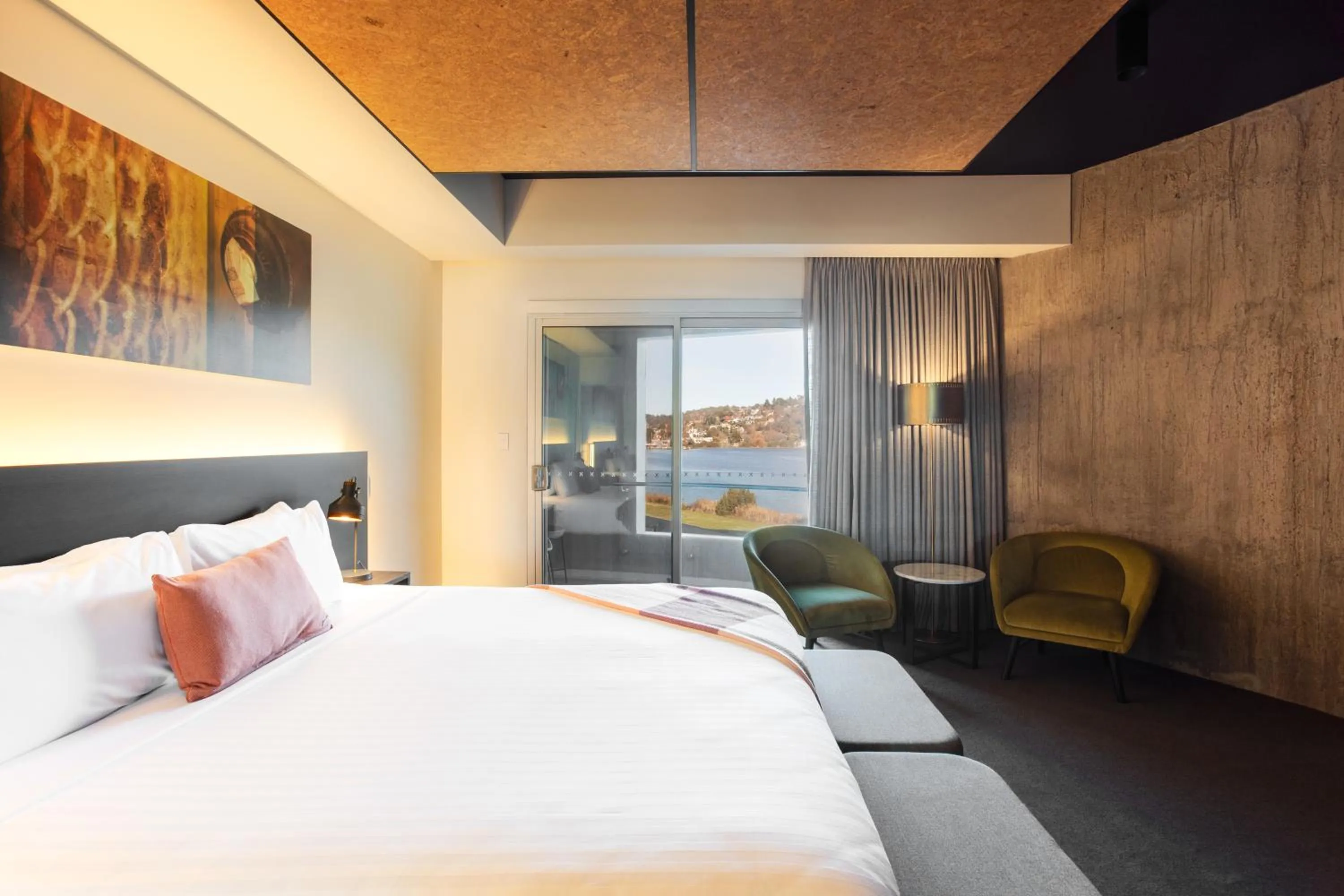 Photo of the whole room, Bed in Peppers Silo Launceston