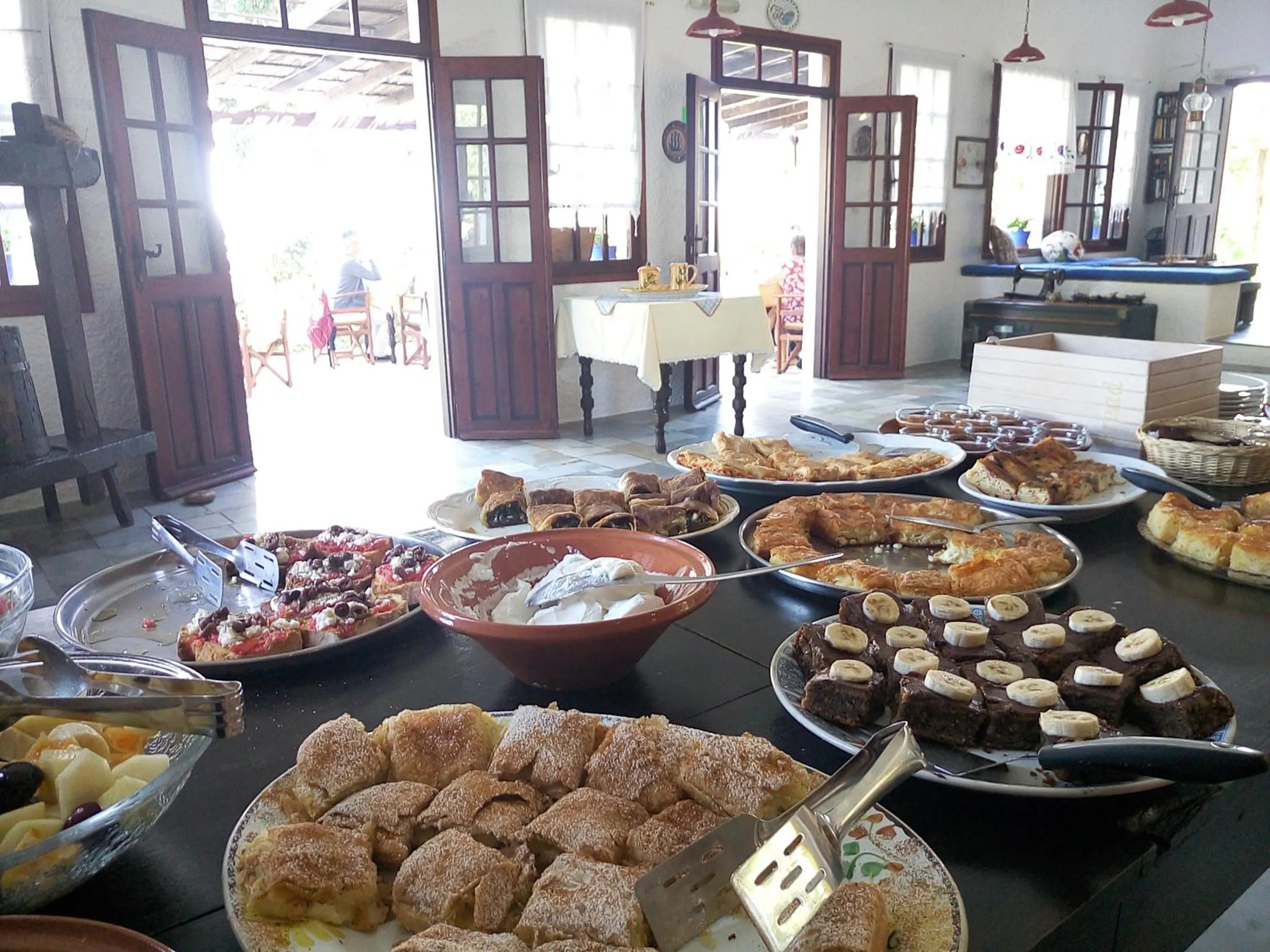 Restaurant/places to eat in Vagia Beach Apartments, Aegina Island