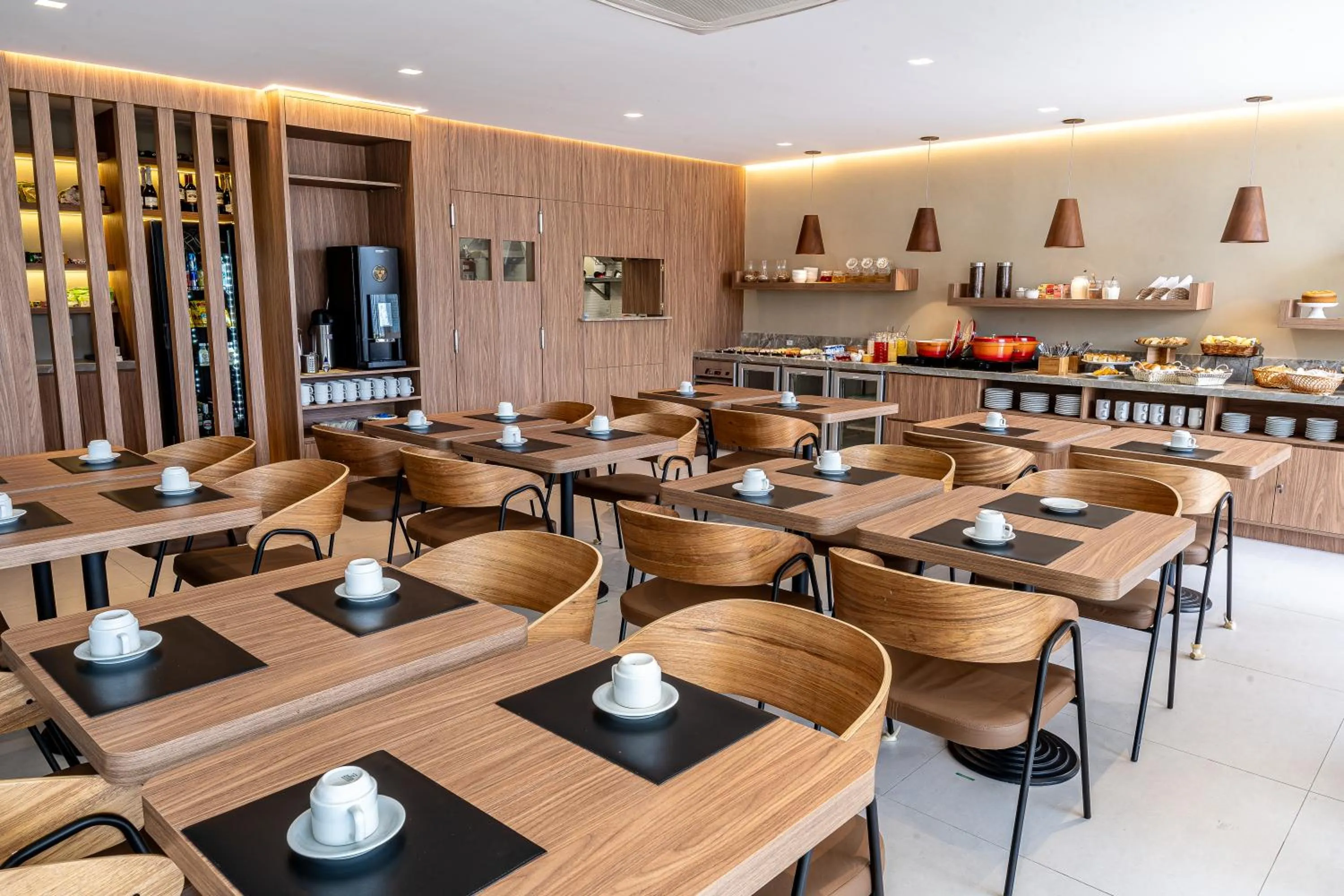 Restaurant/places to eat in Píer Vitória Hotel