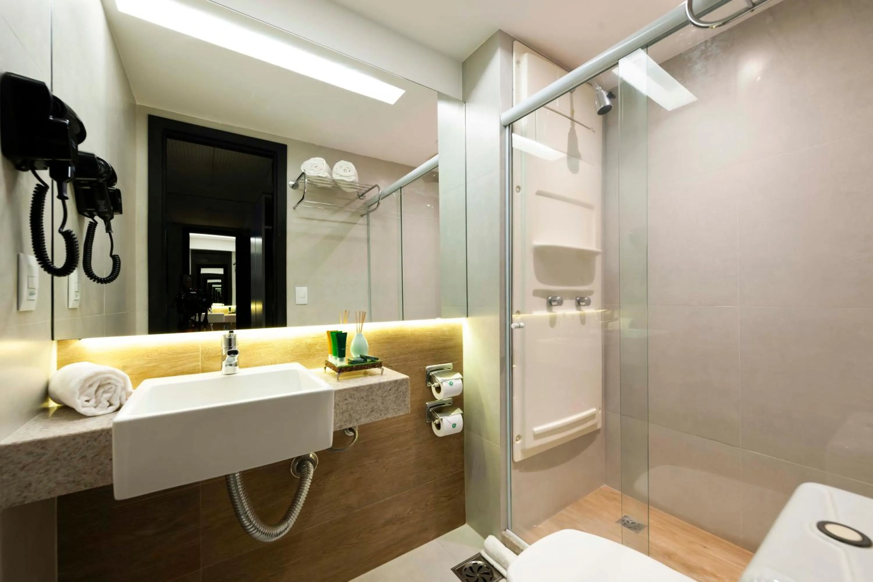 Bathroom in Píer Vitória Hotel