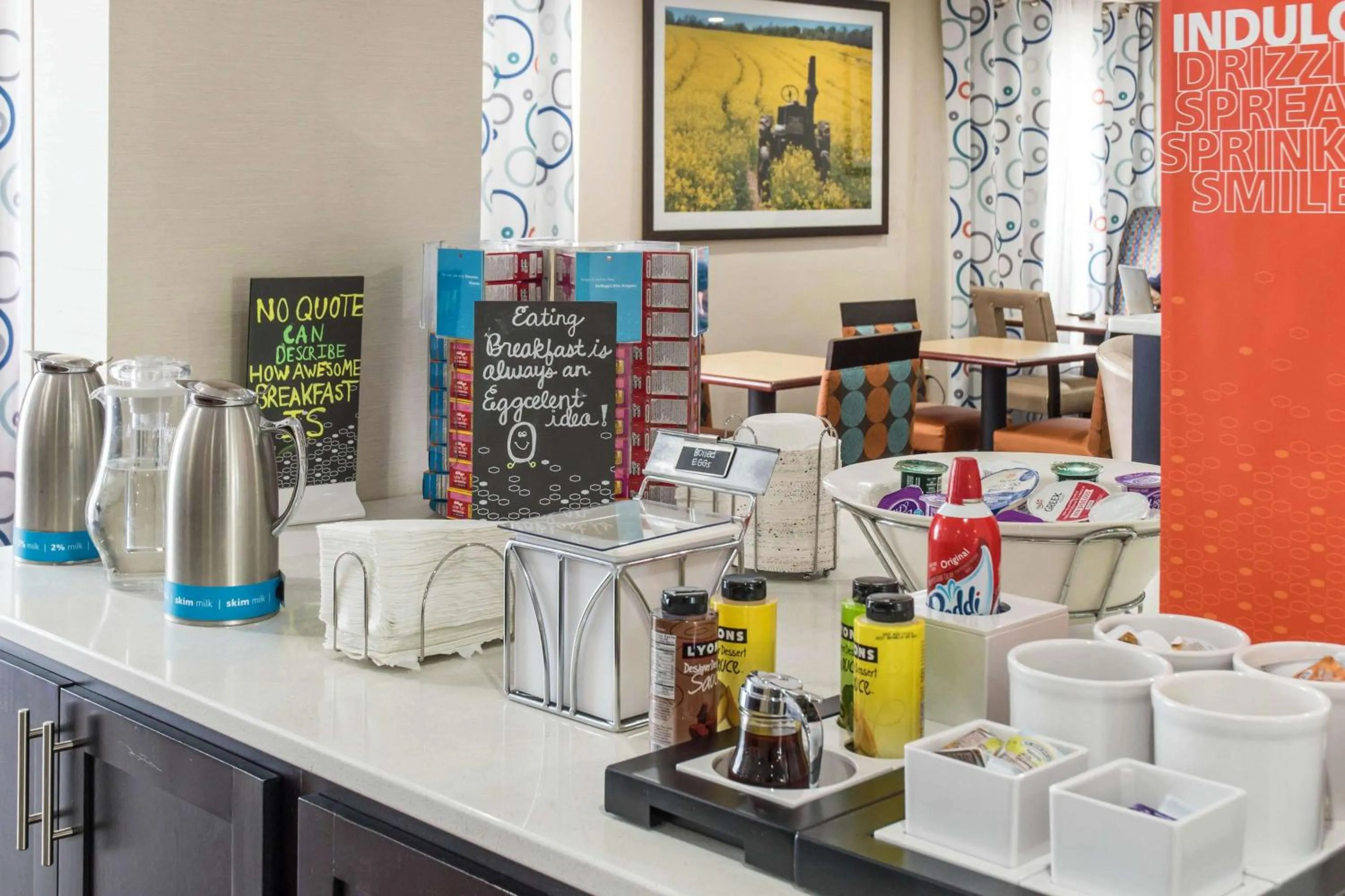 Dining area in Hampton Inn Douglas