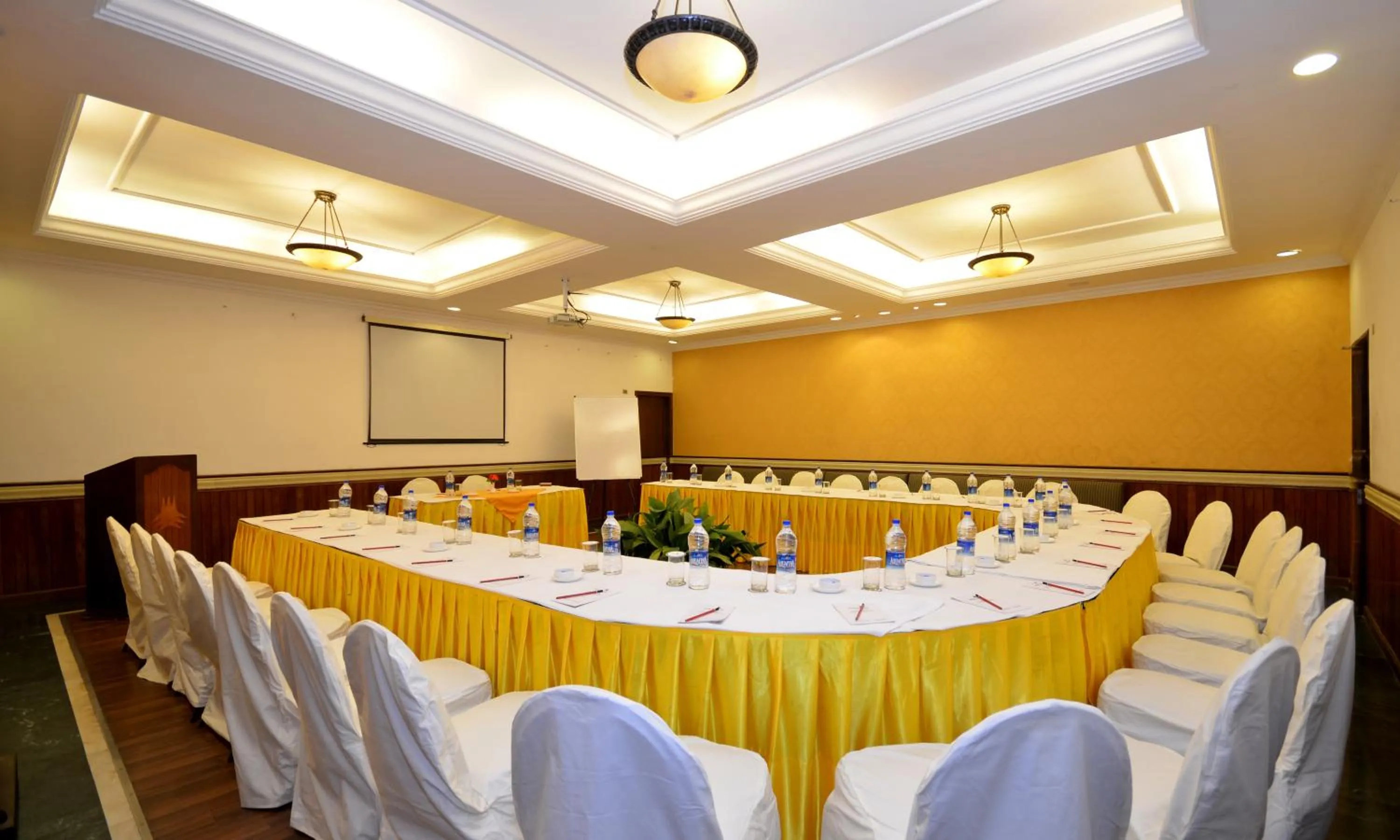 Meeting/conference room in Shervani Hilltop Resort