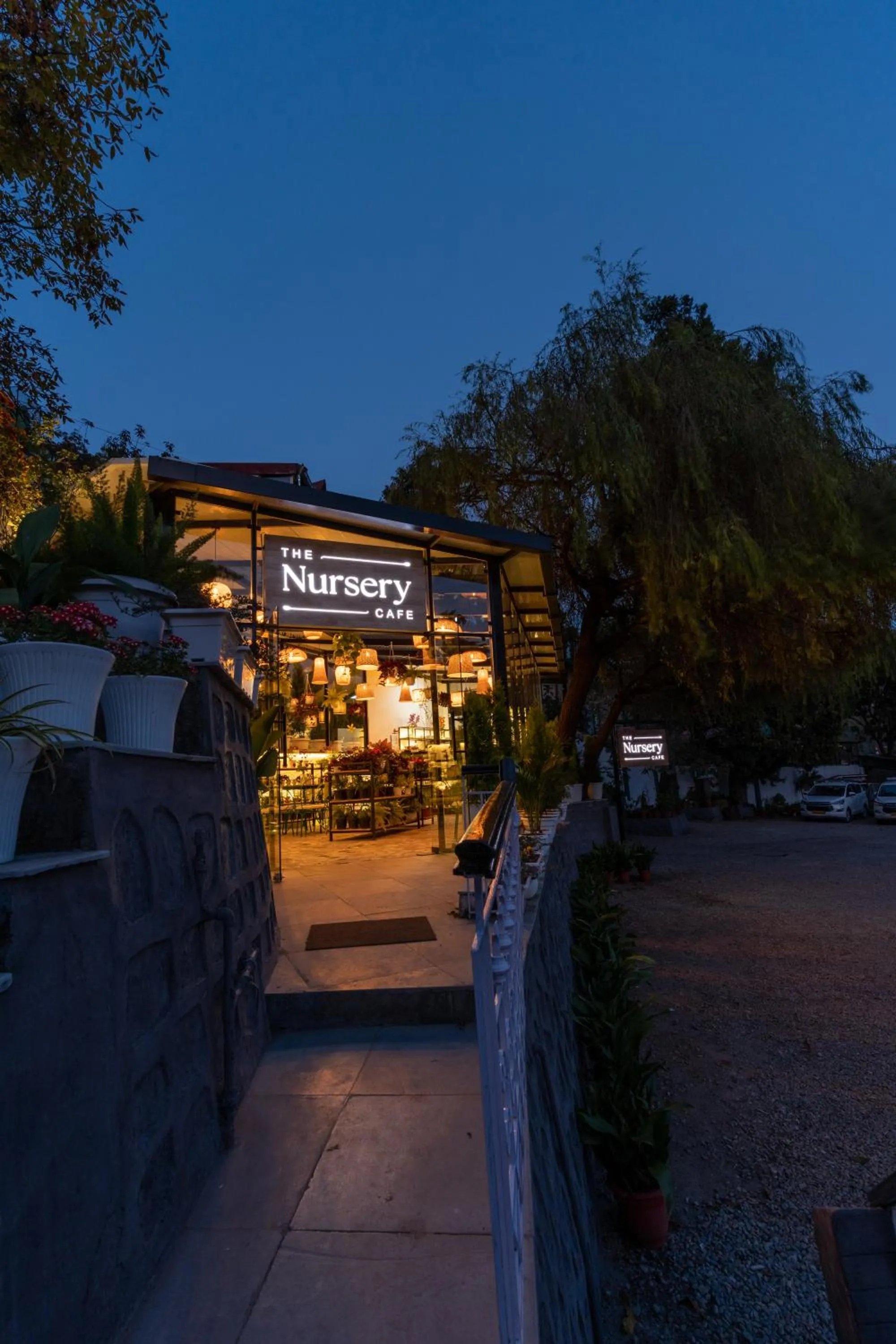 Restaurant/places to eat in Shervani Hilltop Resort