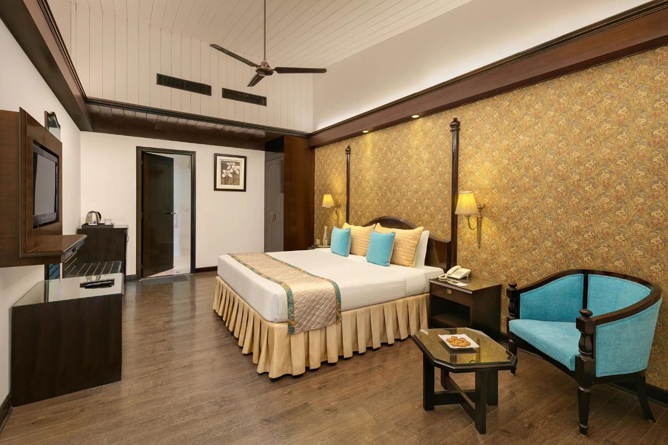 Bed in Shervani Hilltop Resort