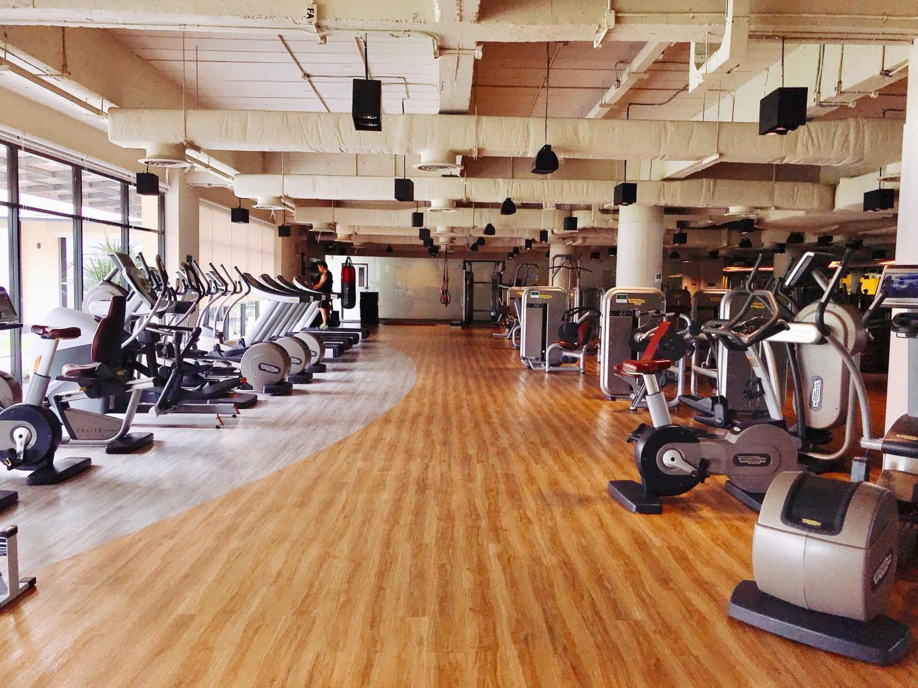 Fitness centre/facilities in Eastin Thana City Golf Resort Bangkok