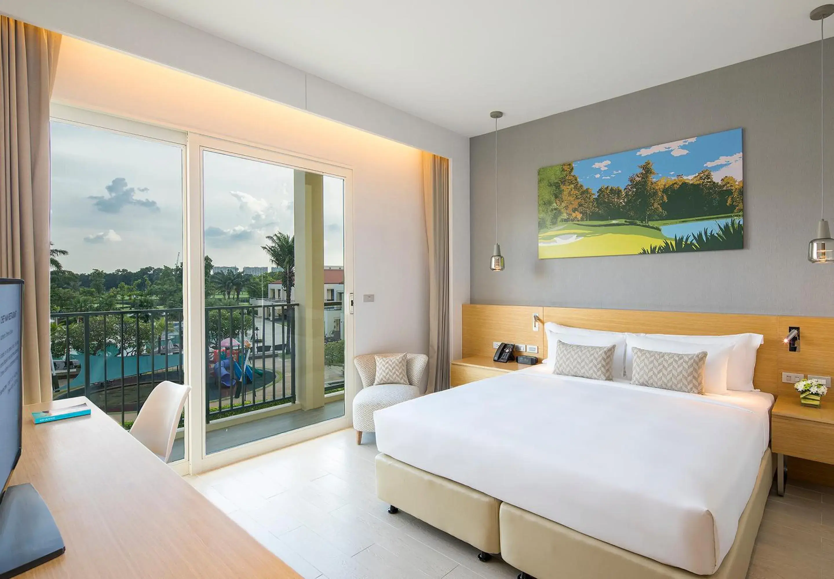 One Bedroom Suite – Free Scheduled Airport Drop-off in Eastin Thana City Golf Resort Bangkok One Bedroom Suite – Free Scheduled Airport Drop-off in Eastin Thana City Golf Resort Bangkok