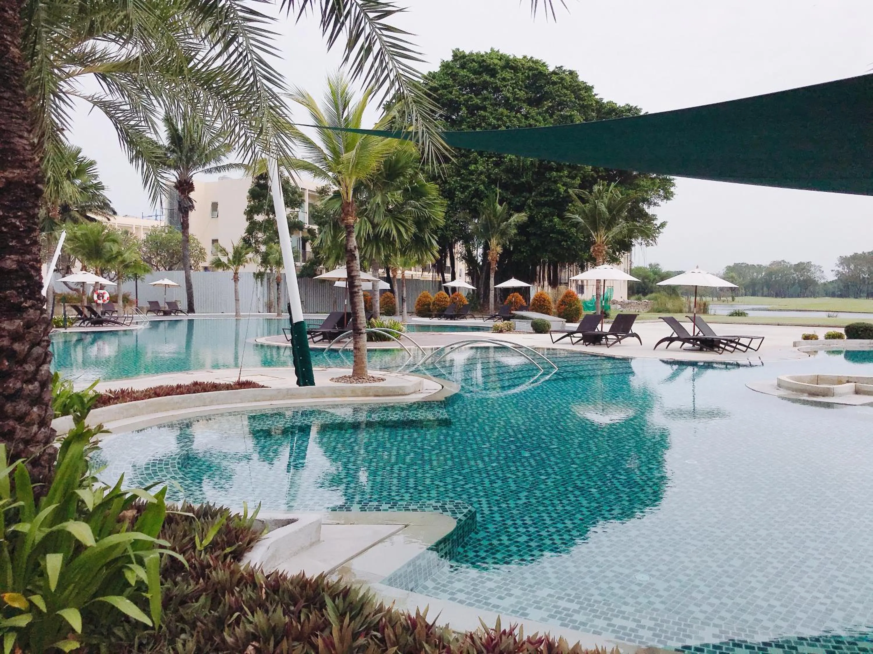 Swimming pool in Eastin Thana City Golf Resort Bangkok
