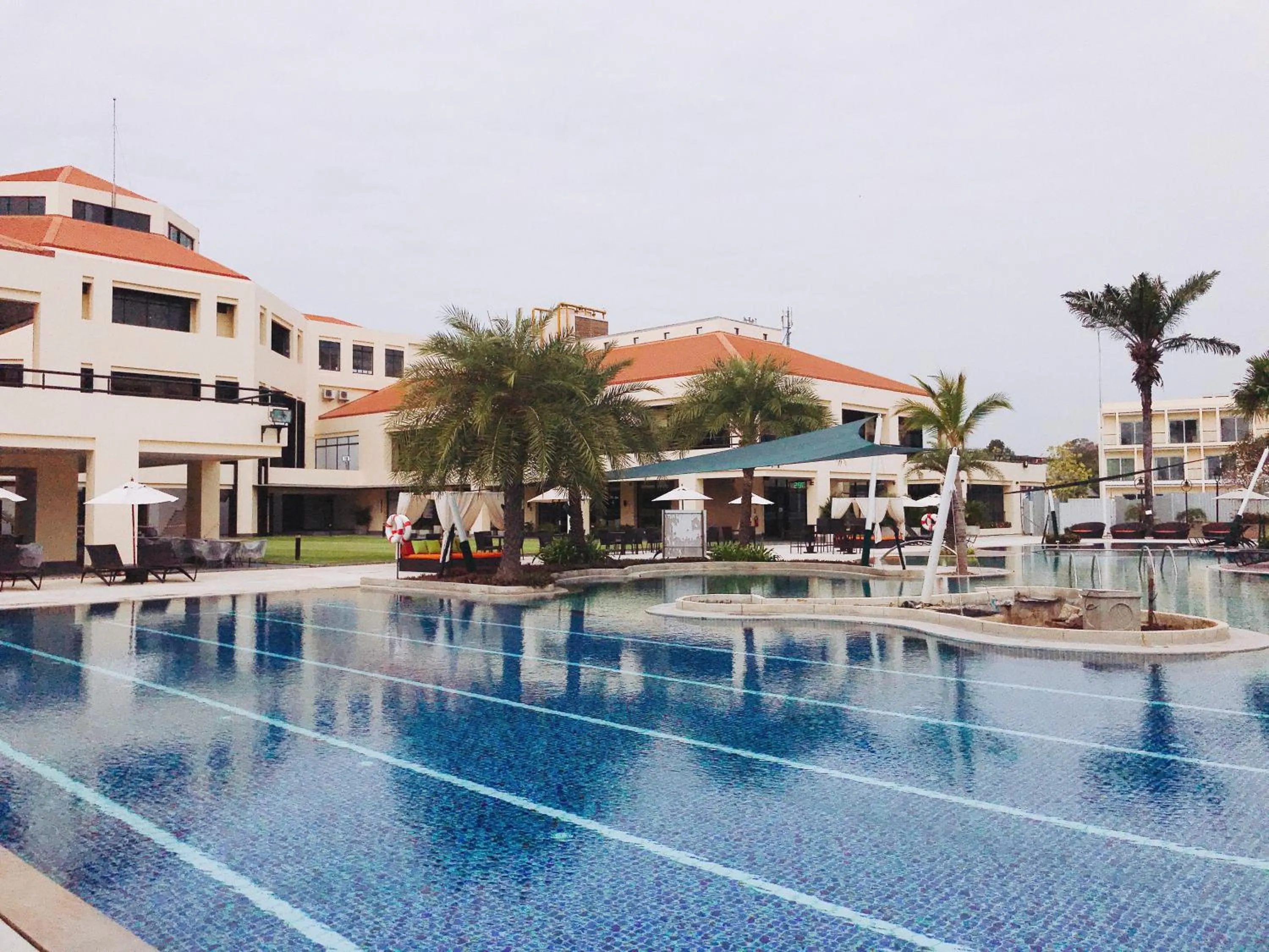 Swimming pool in Eastin Thana City Golf Resort Bangkok