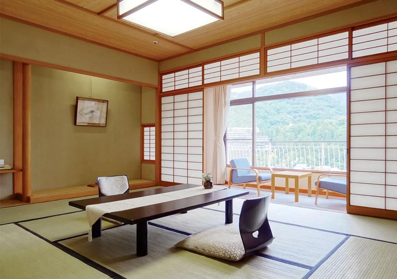 Photo of the whole room in Hyoe Koyokaku