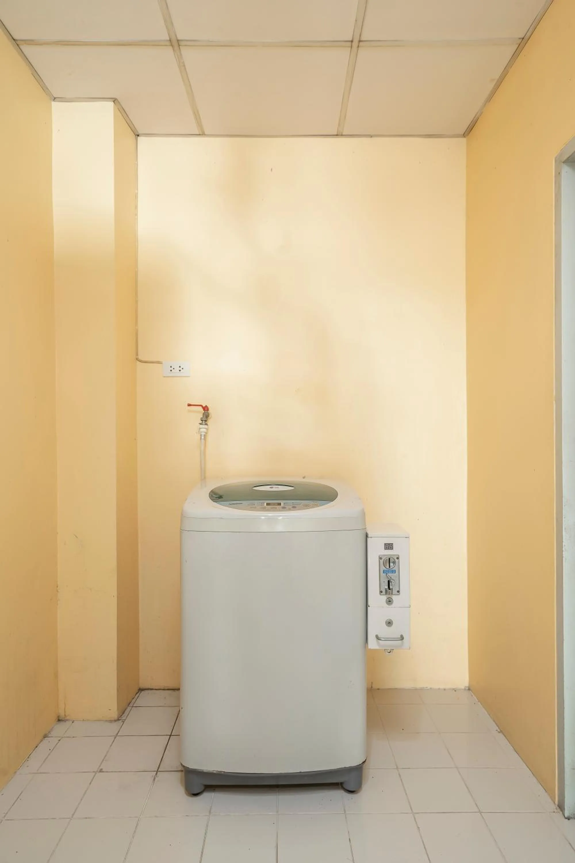 washing machine in Sawasdee Place