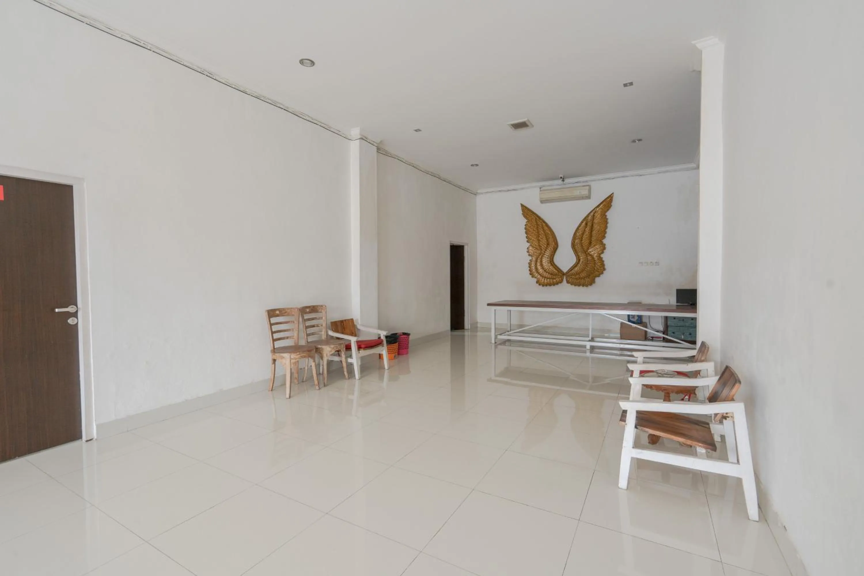 Lobby or reception in RedDoorz near Ubud Village