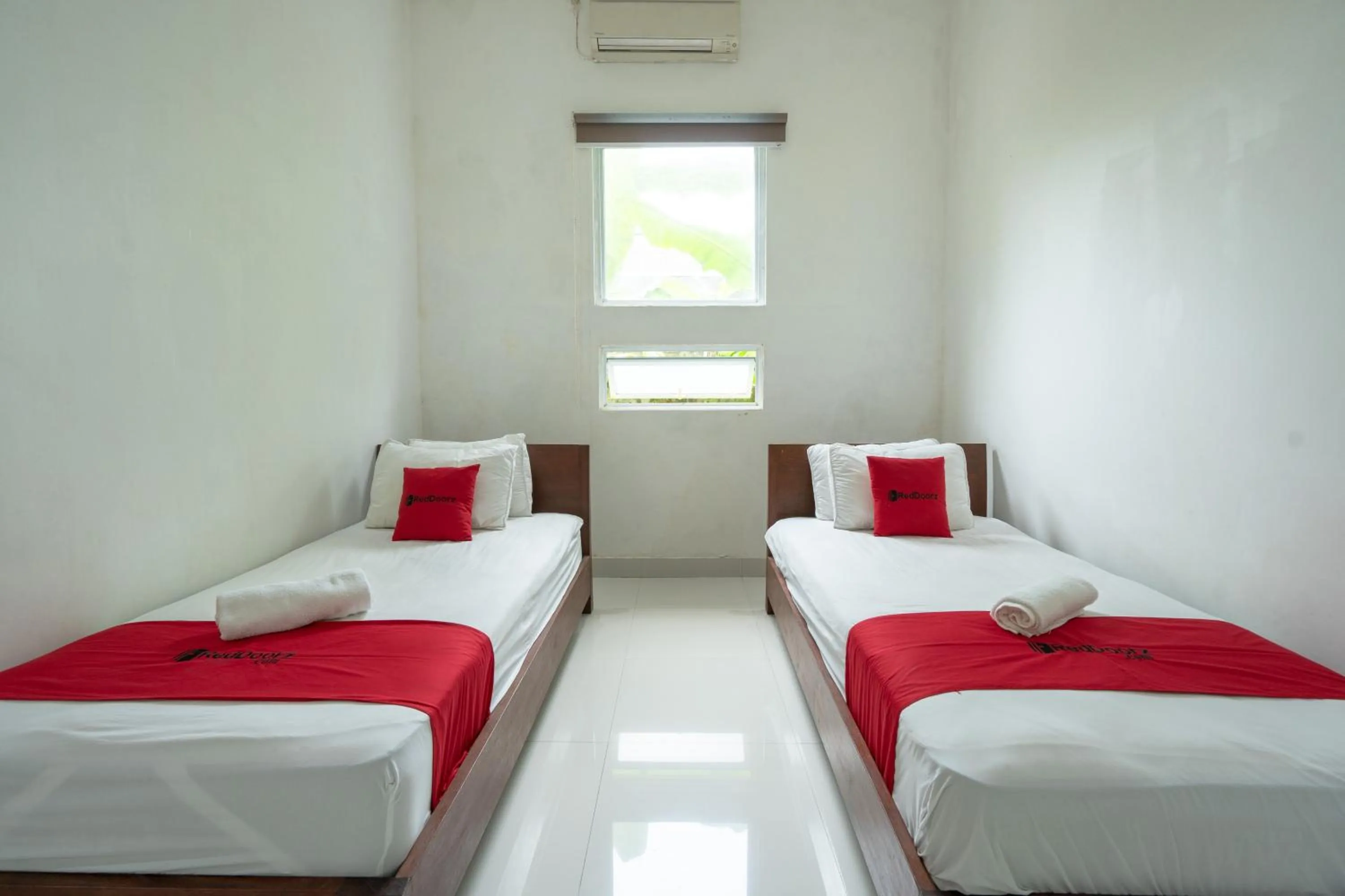 Bedroom, Bed in RedDoorz near Ubud Village