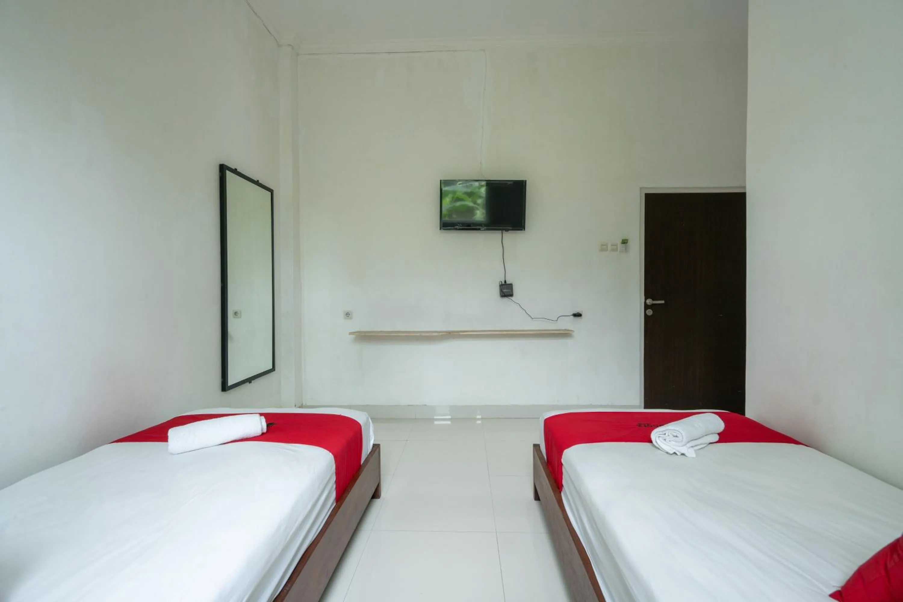 Bedroom, Bed in RedDoorz near Ubud Village