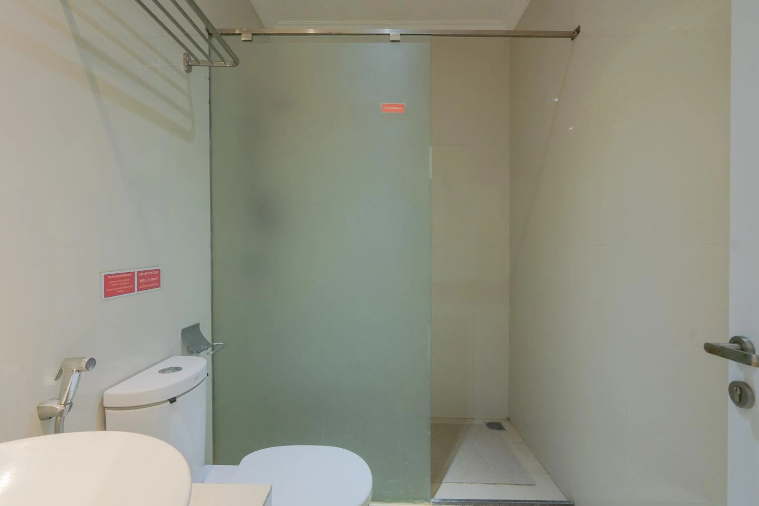 Bathroom in RedDoorz near Ubud Village