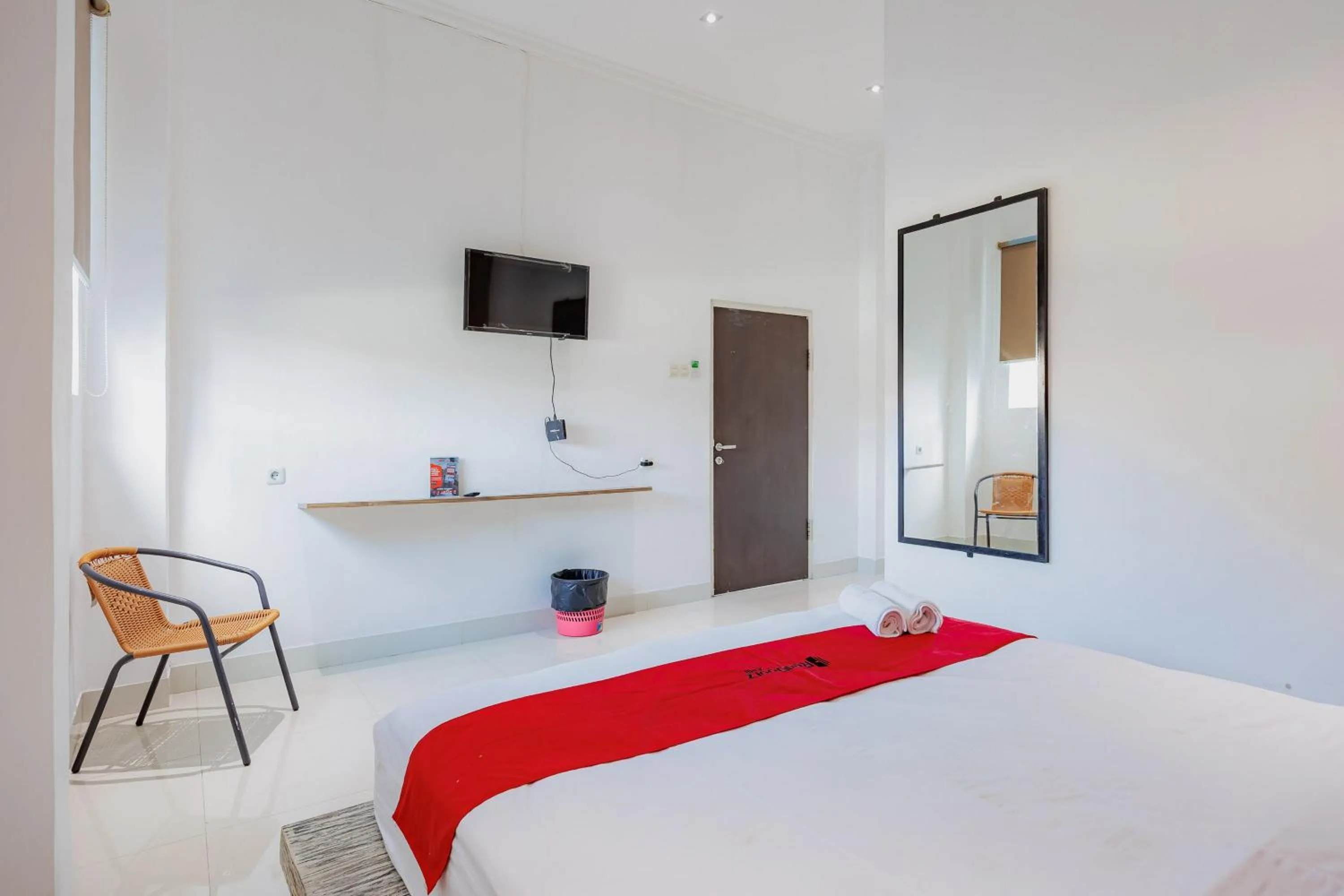 Bedroom, Bed in RedDoorz near Ubud Village