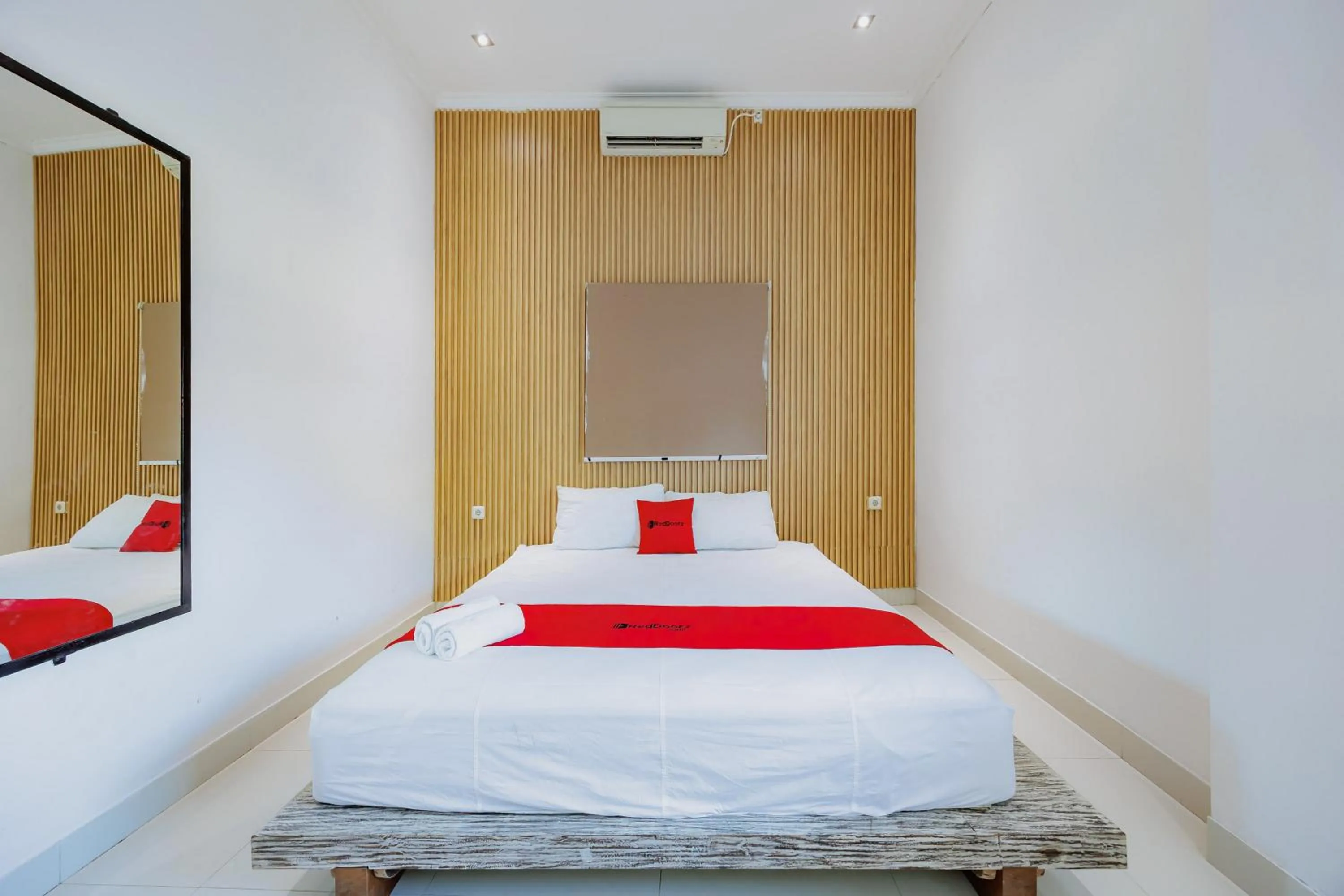 Bedroom, Bed in RedDoorz near Ubud Village