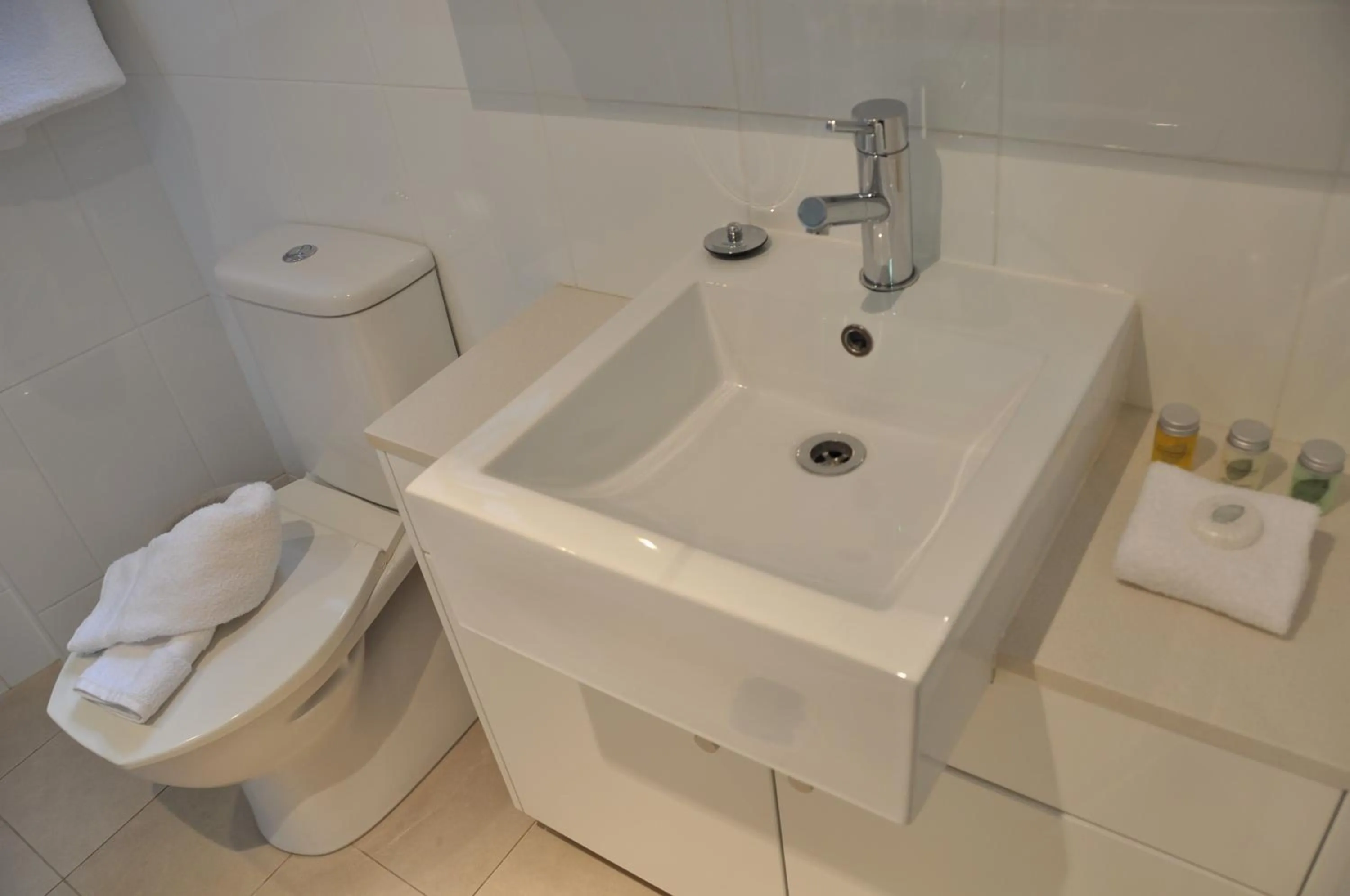 Bathroom in Annam Serviced Apartments