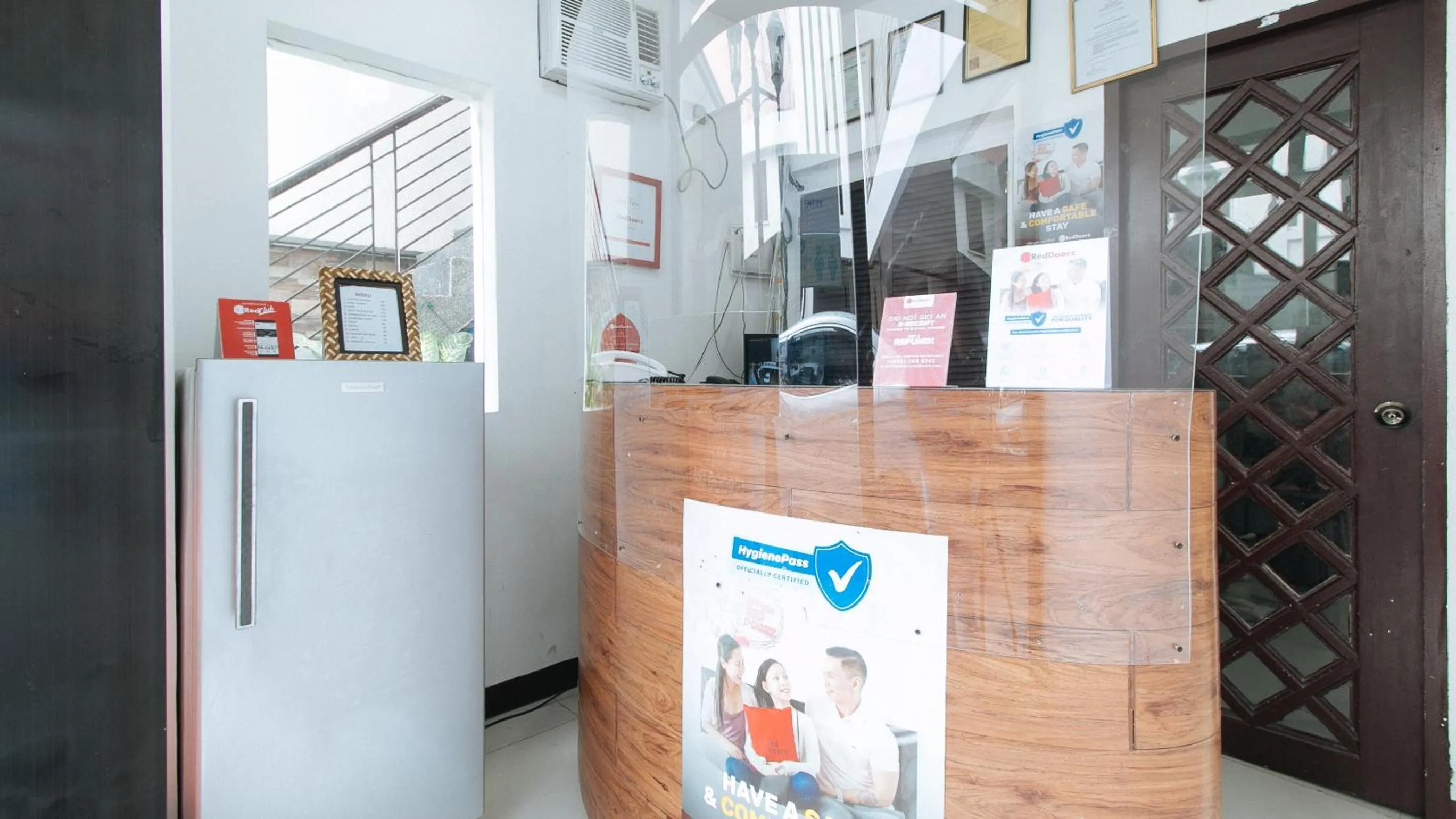 Lobby or reception in RedDoorz at San Antonio Makati