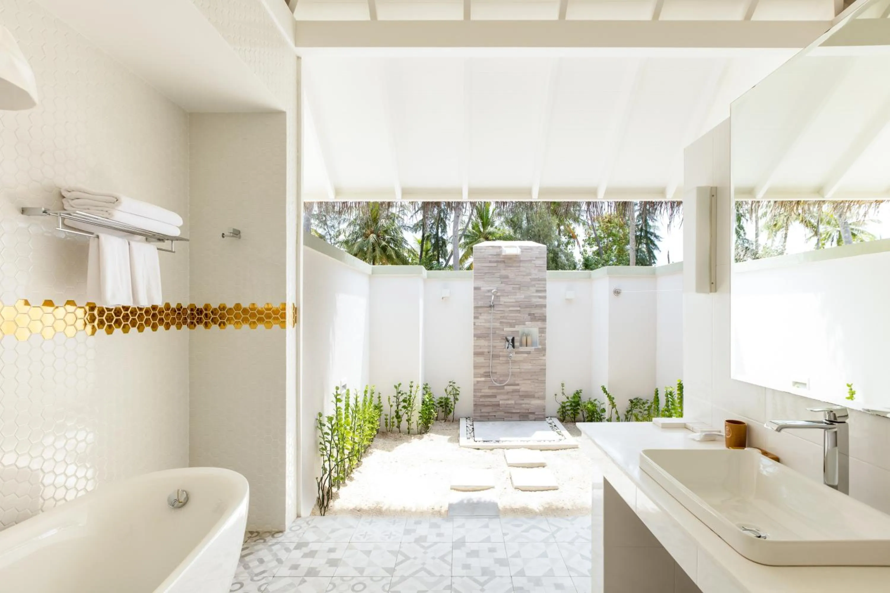 Bathroom in Sun Siyam Olhuveli