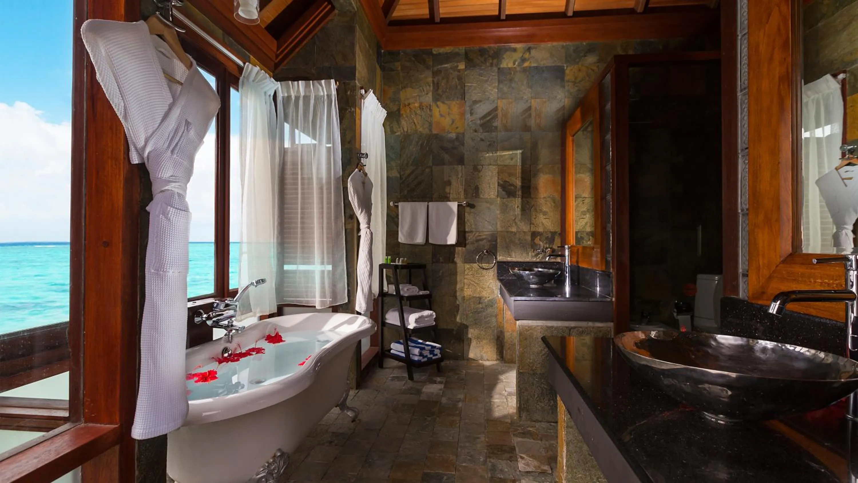 Bathroom in Sun Siyam Olhuveli