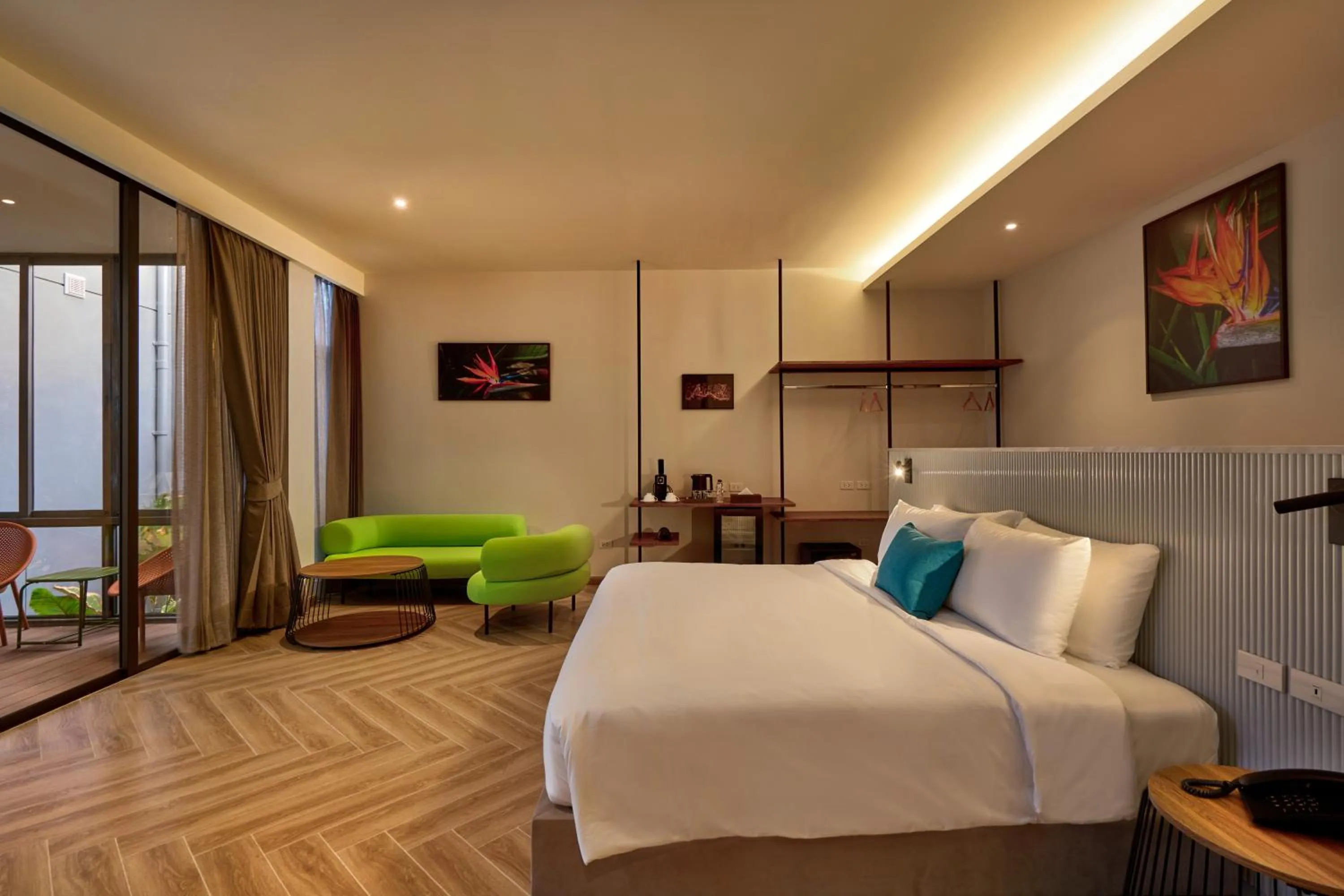 Bedroom, Bed in Red Door Samsen Hotel, Bangkok